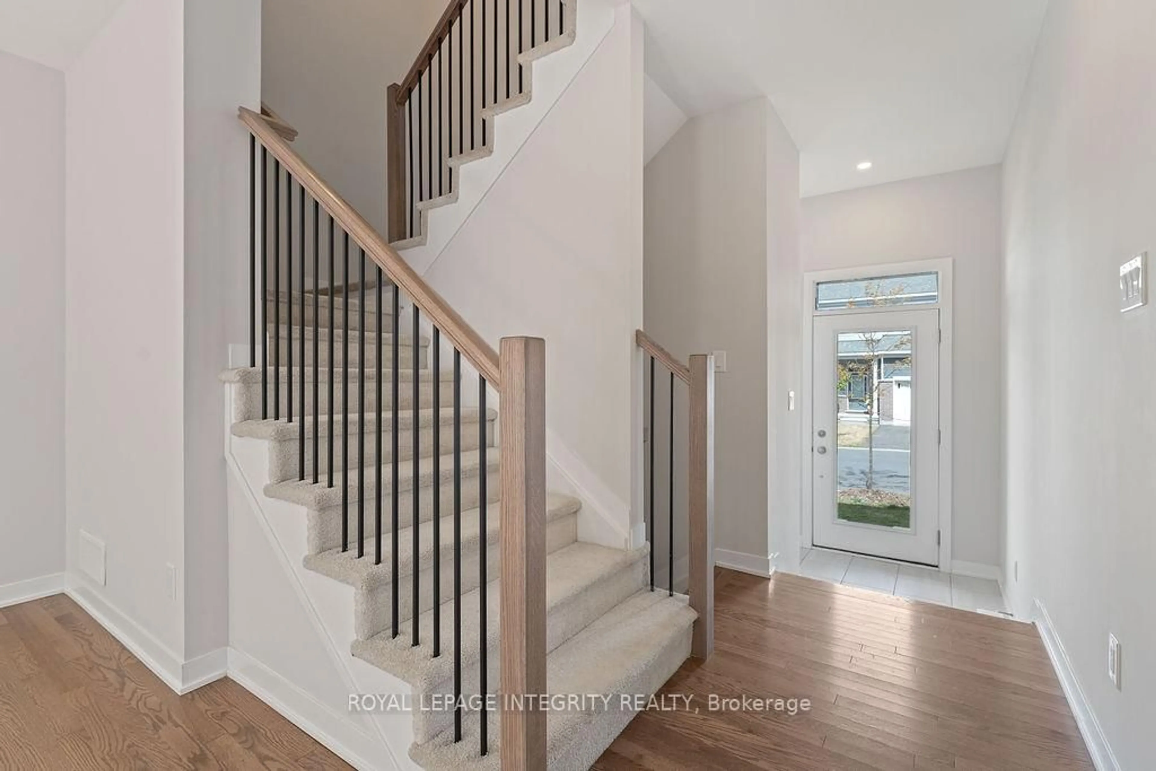 Stairs for 255 Falsetto St, Ottawa Ontario K1W 1E9