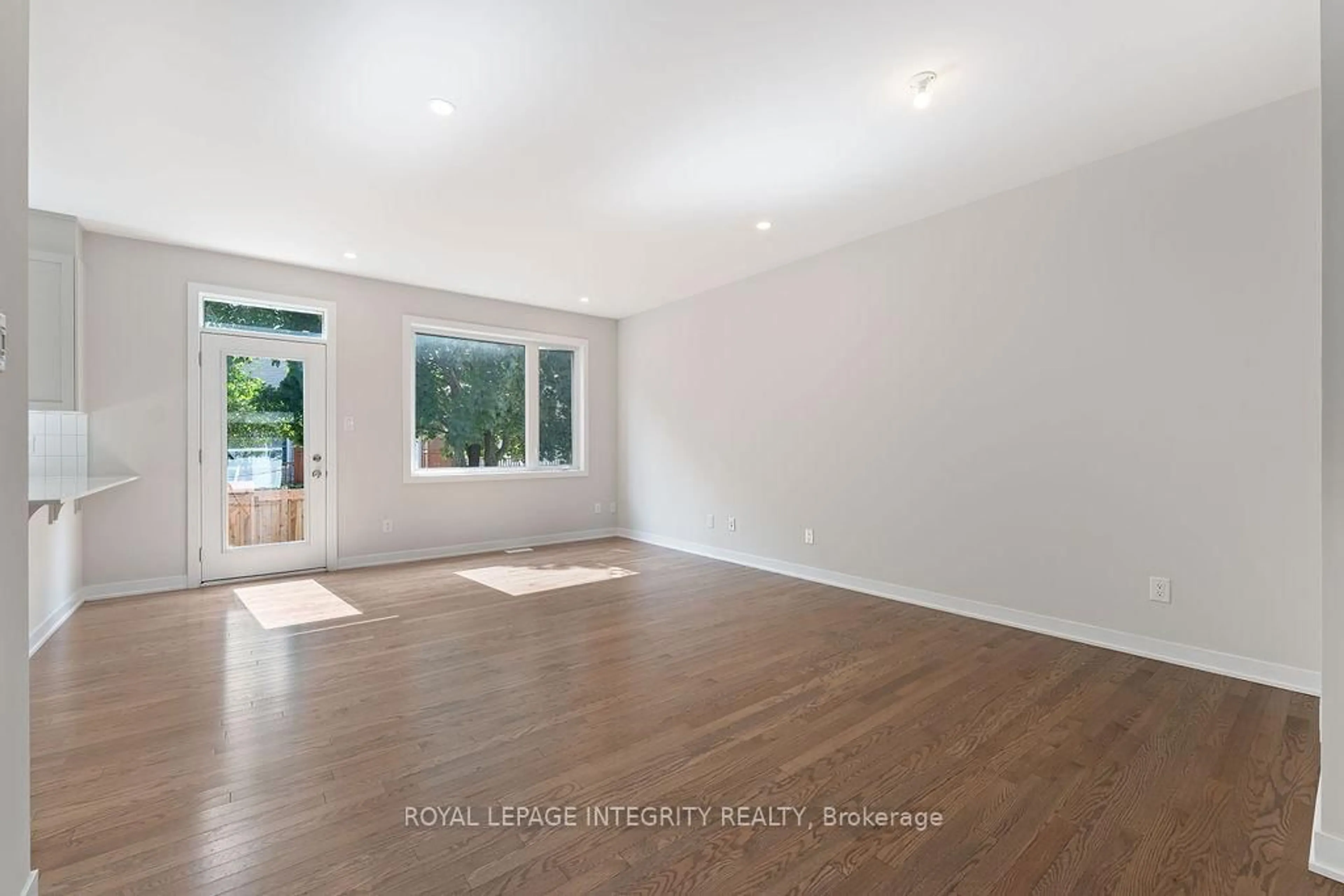 A pic of a room for 255 Falsetto St, Ottawa Ontario K1W 1E9