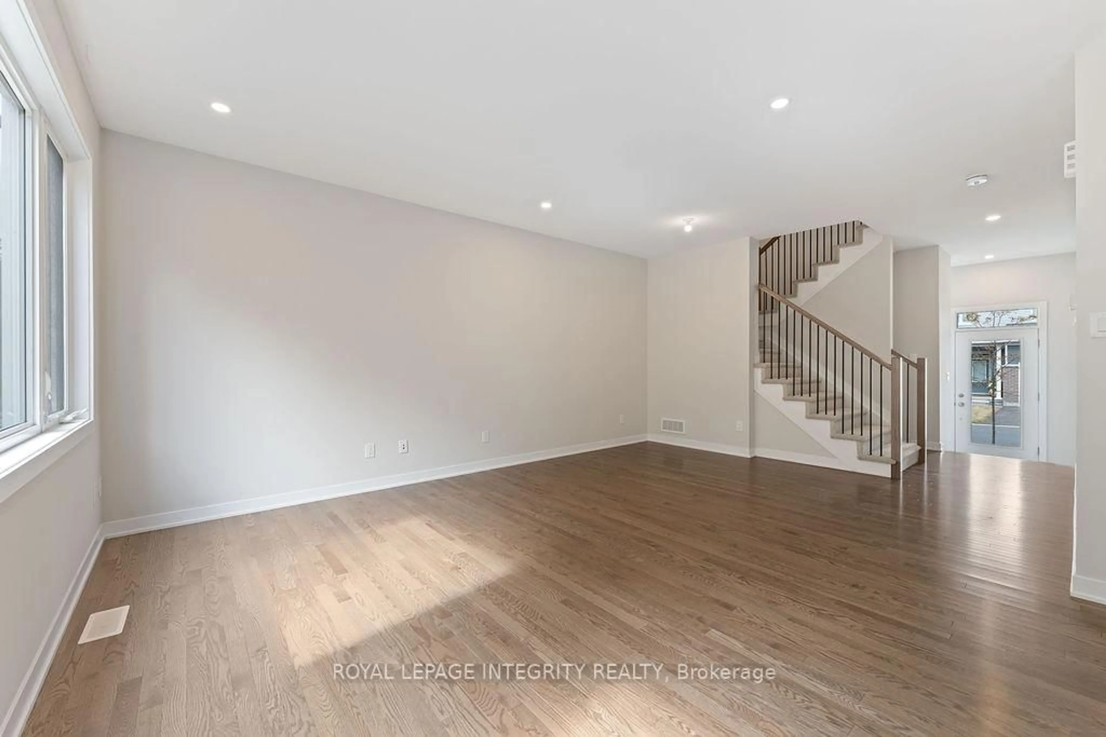 A pic of a room for 255 Falsetto St, Ottawa Ontario K1W 1E9
