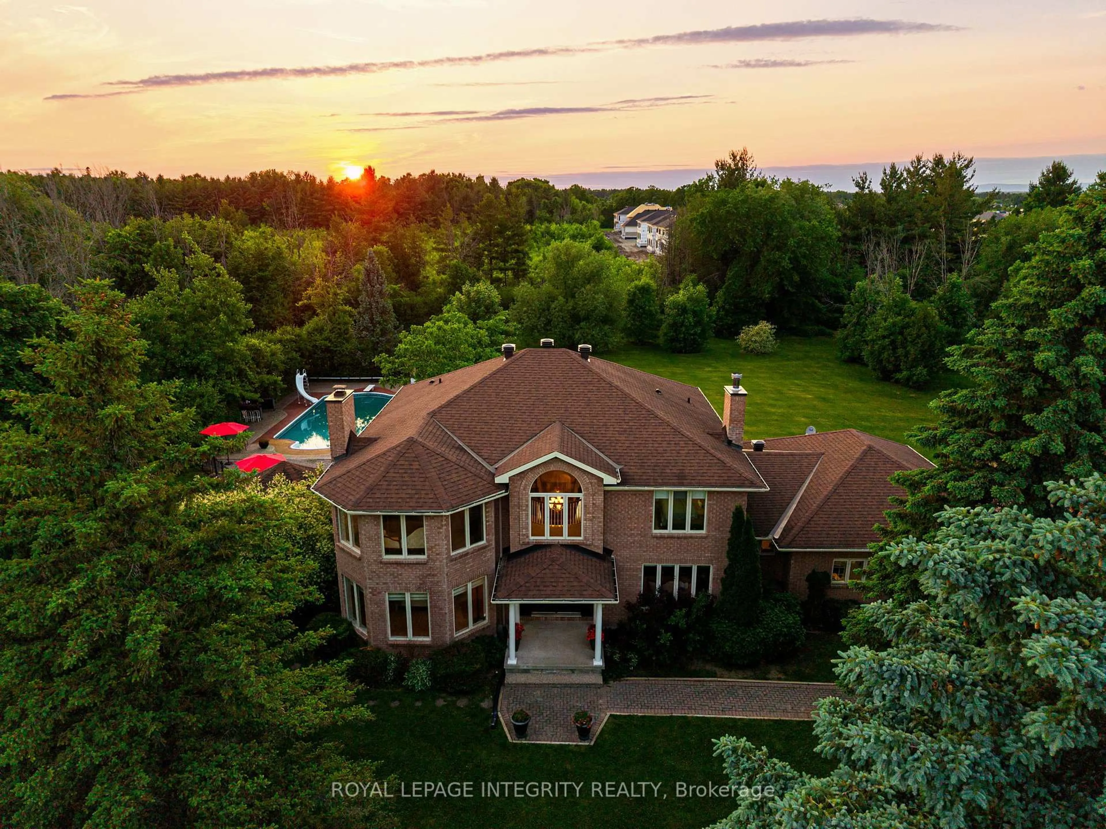 A pic from outside/outdoor area/front of a property/back of a property/a pic from drone, unknown for 22 Marchbrook Circ, Ottawa Ontario K2W 1A1