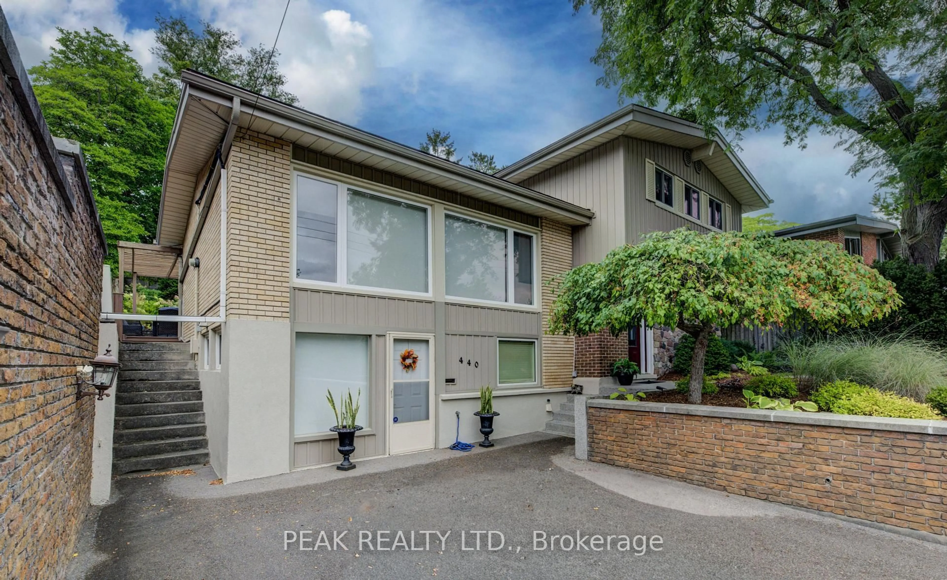 Unknown for 440 Manchester Rd, Kitchener Ontario N2B 1A5
