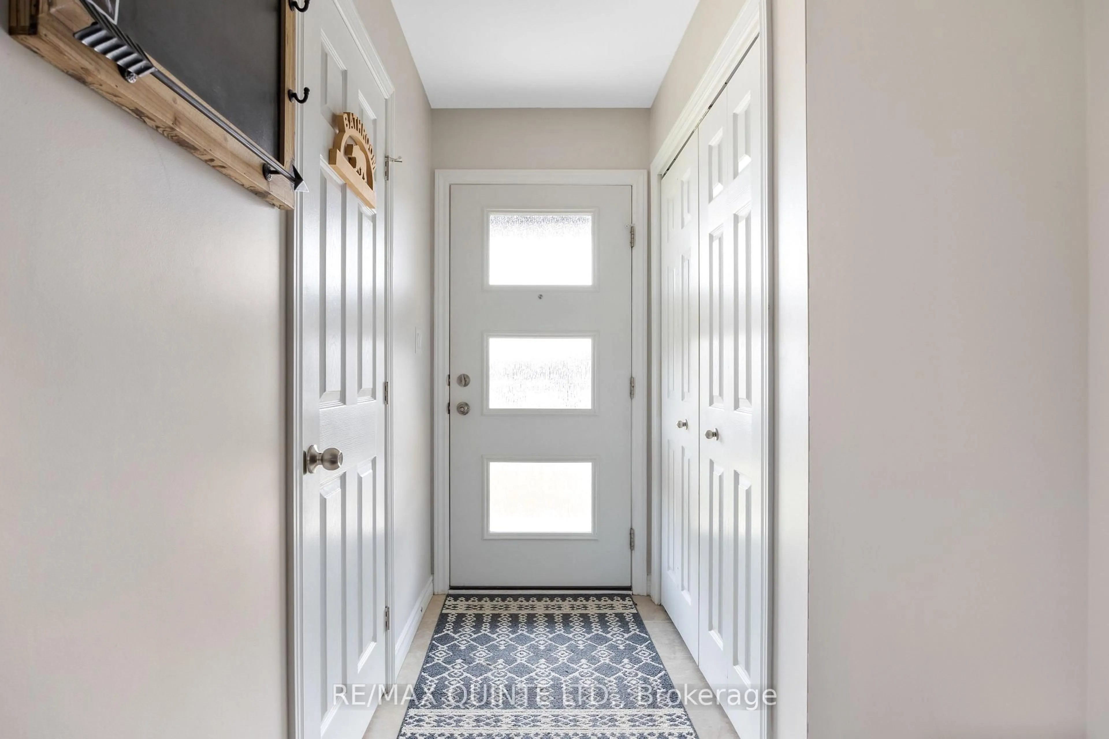 Indoor entryway for 121 Kanvers Way, Greater Napanee Ontario K7R 3P9