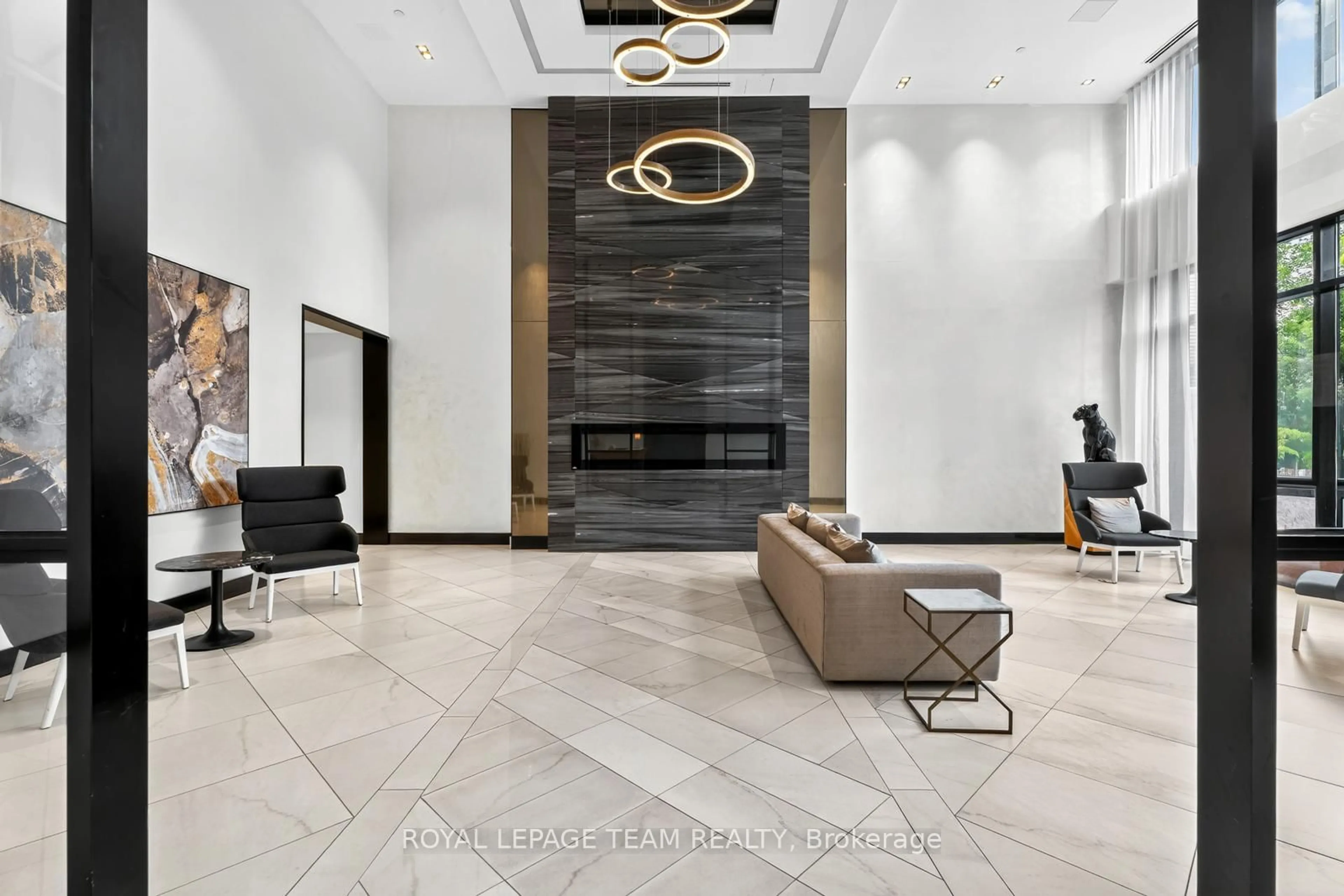Lobby for 255 Bay St #416, Ottawa Ontario K1R 0C5