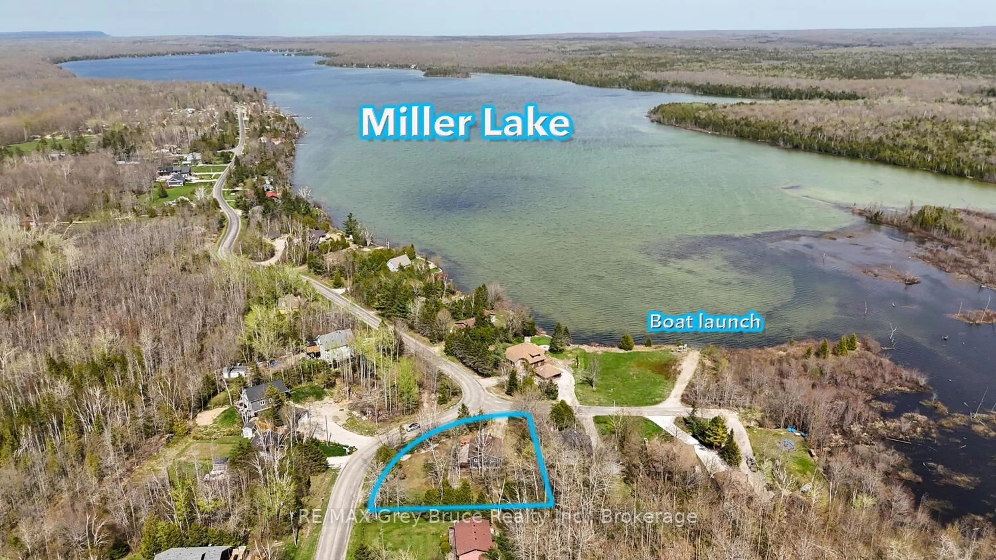 A pic from outside/outdoor area/front of a property/back of a property/a pic from drone, water/lake/river/ocean view for 136 Maple Dr, Northern Bruce Peninsula Ontario N0H 1Z0