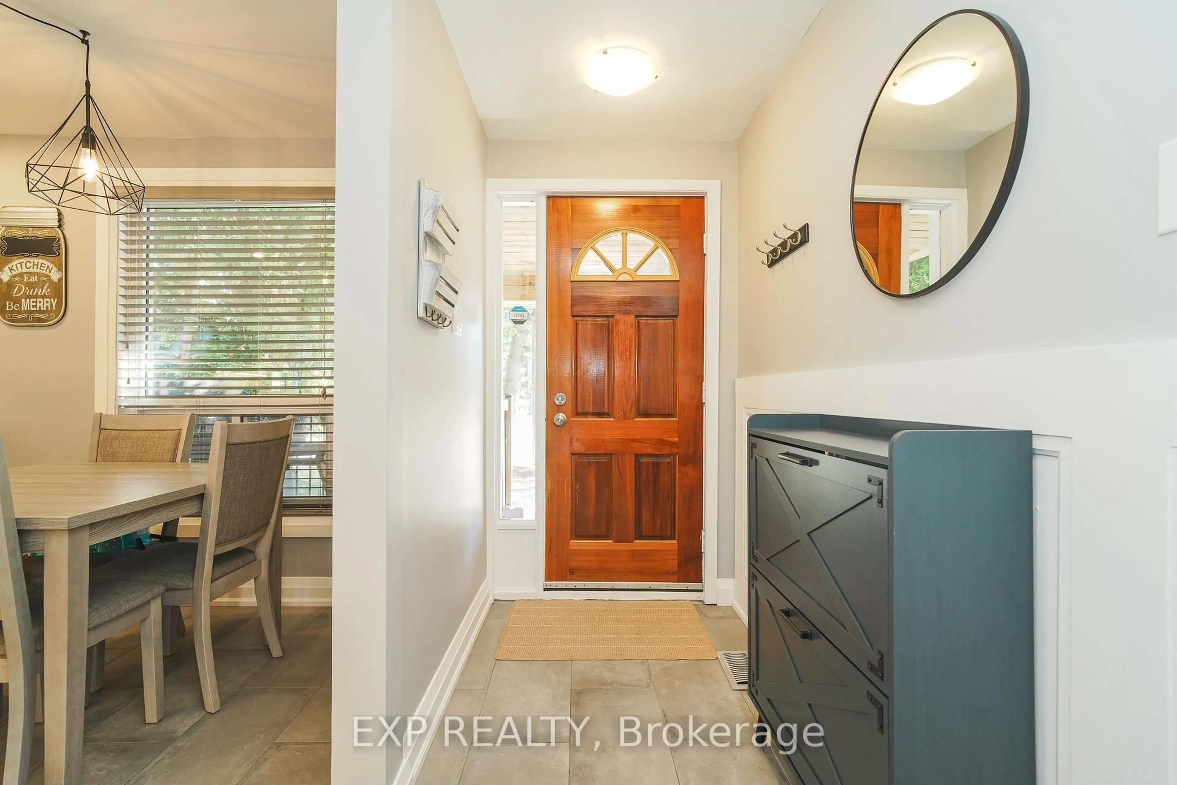 Indoor entryway for 66 Malvern Dr, Nepean Ontario K2J 1M1