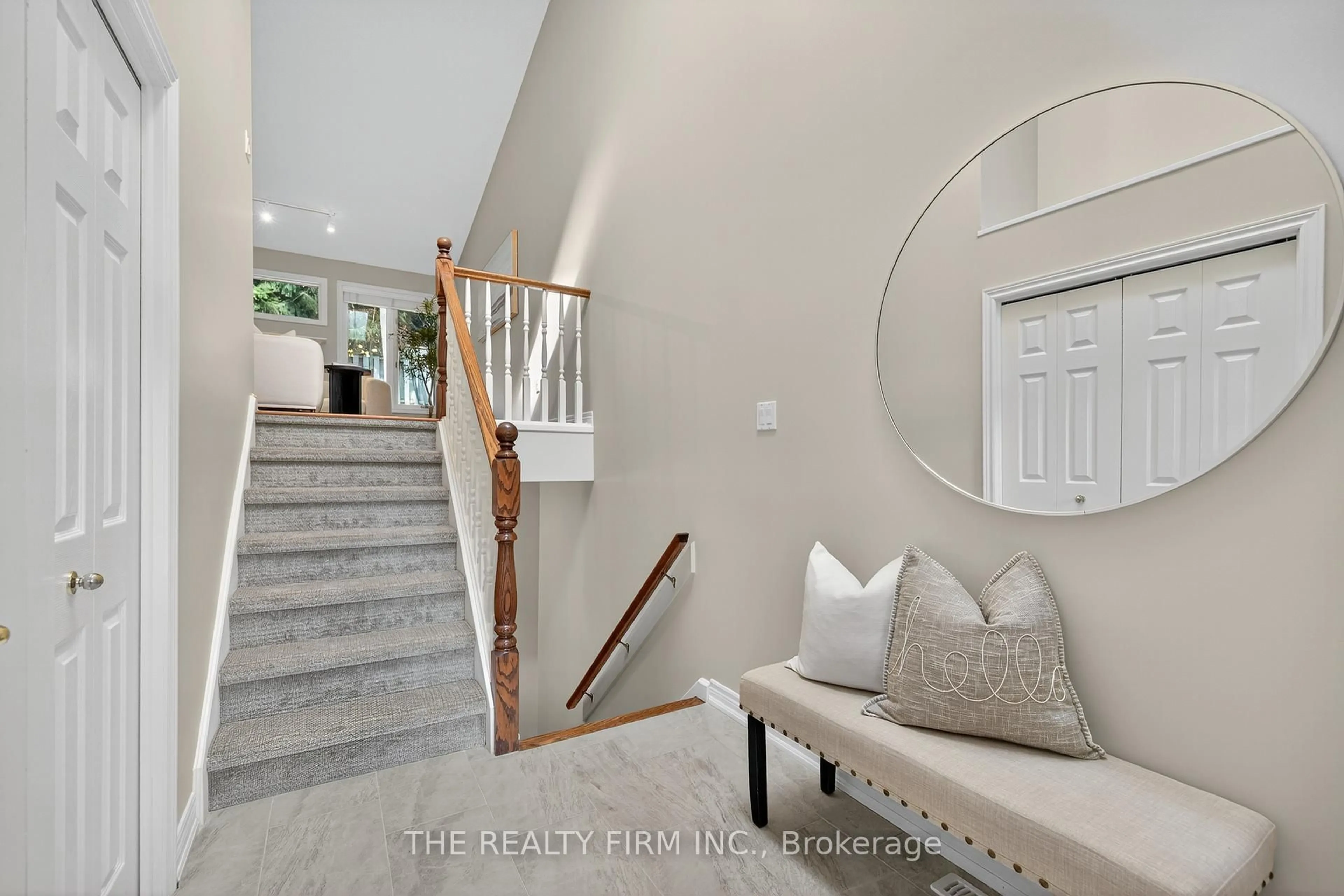 Indoor entryway for 519 Riverside Dr #4, London North Ontario N6H 5J3