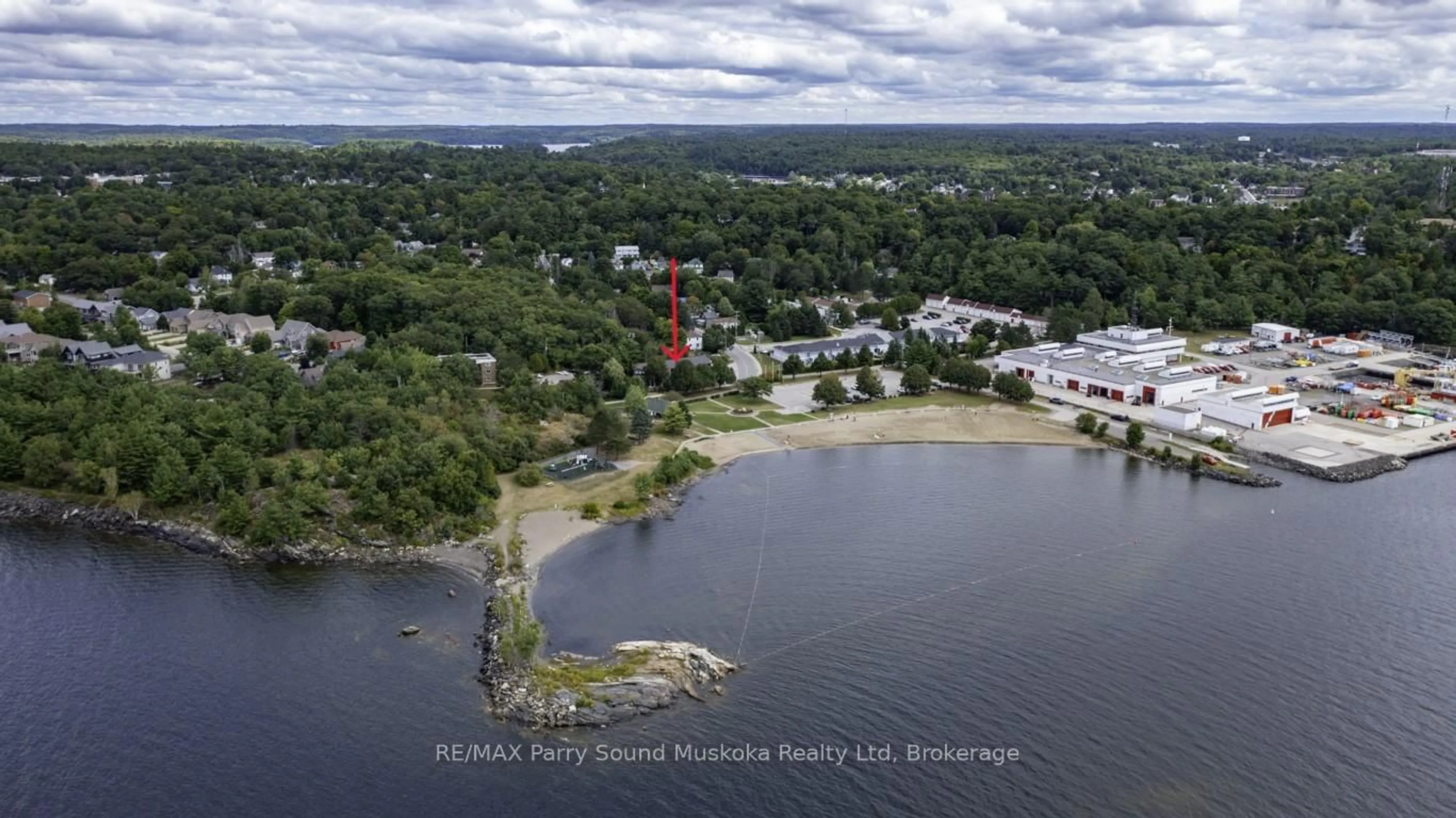 A pic from outside/outdoor area/front of a property/back of a property/a pic from drone, water/lake/river/ocean view for 21 Prospect St #4, Parry Sound Ontario P2A 2B5