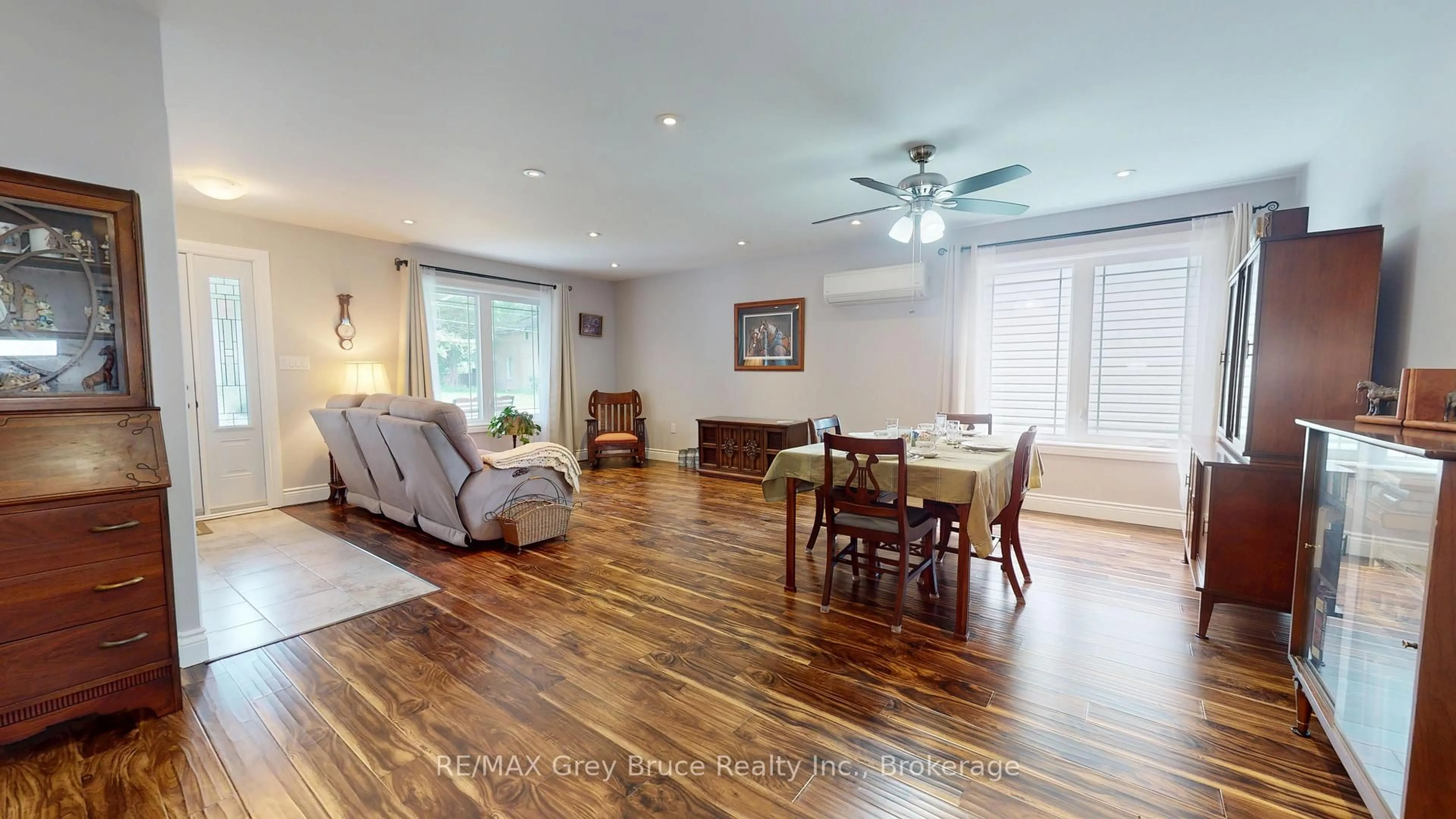 Living room with furniture, wood/laminate floor for 206 4th Ave, Arran-Elderslie Ontario N0G 1L0