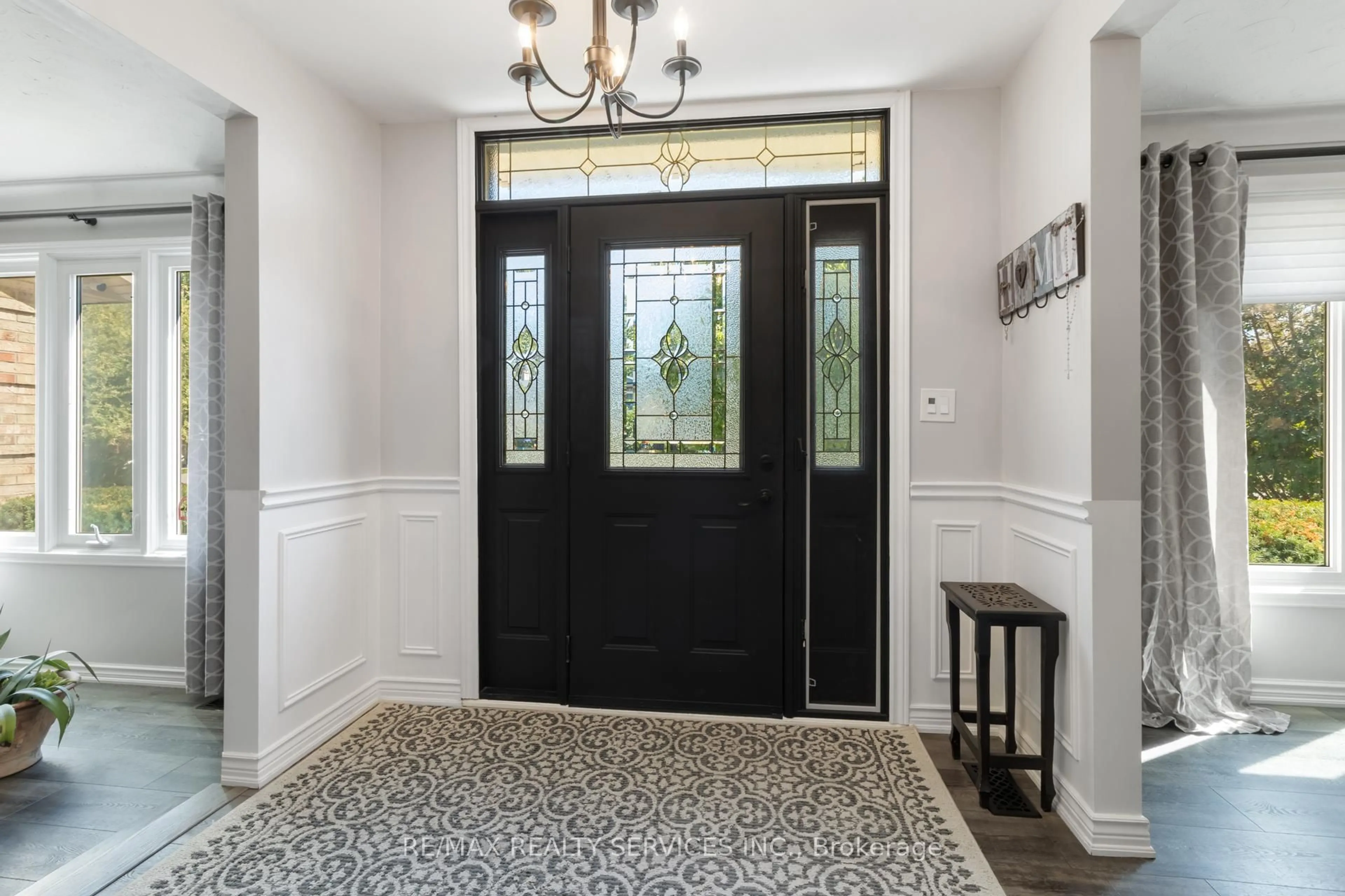 Indoor entryway for 54 Audubon St, Hamilton Ontario L8J 1J3