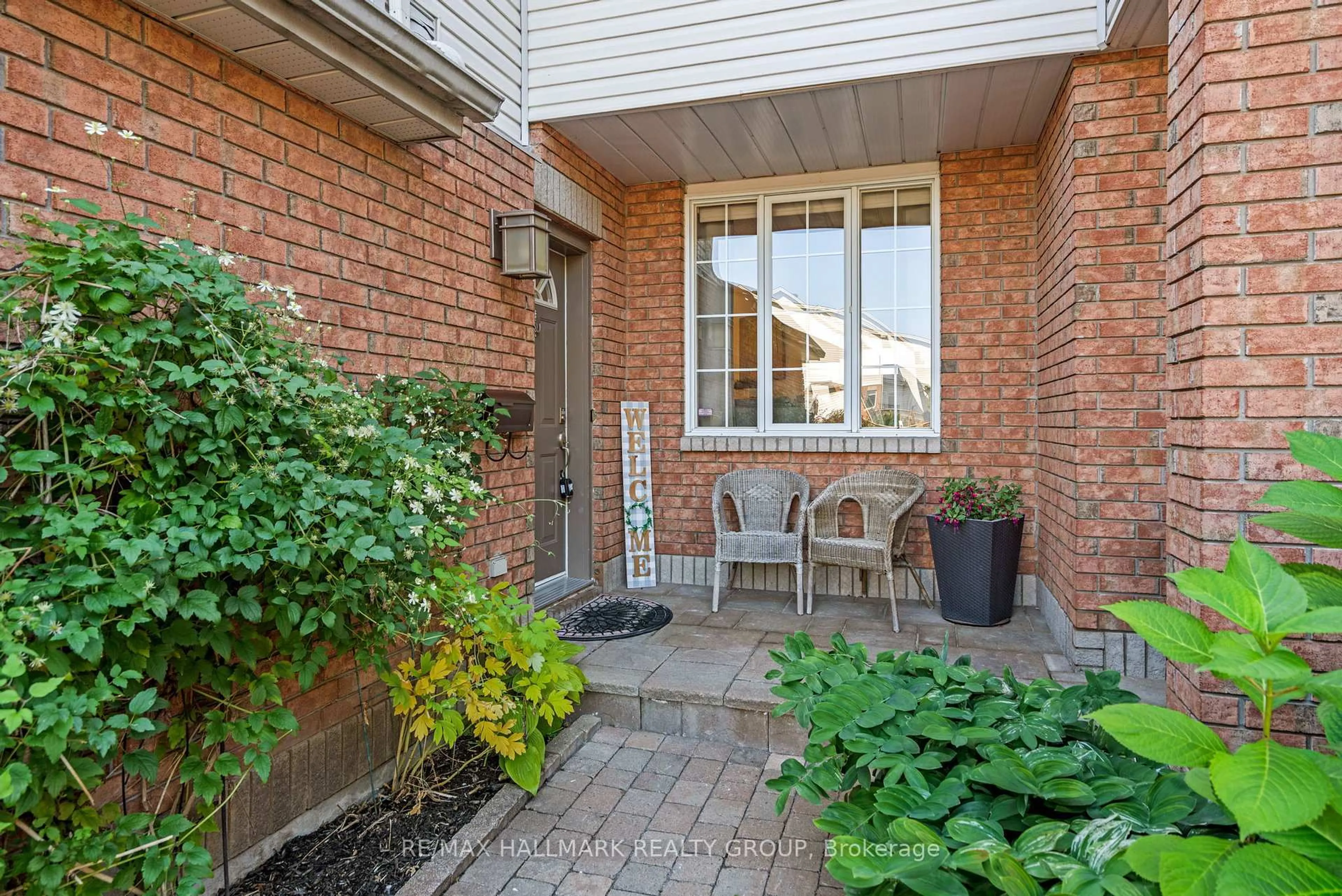 Patio, street for 62 College Circ, Ottawa Ontario K1K 4R8