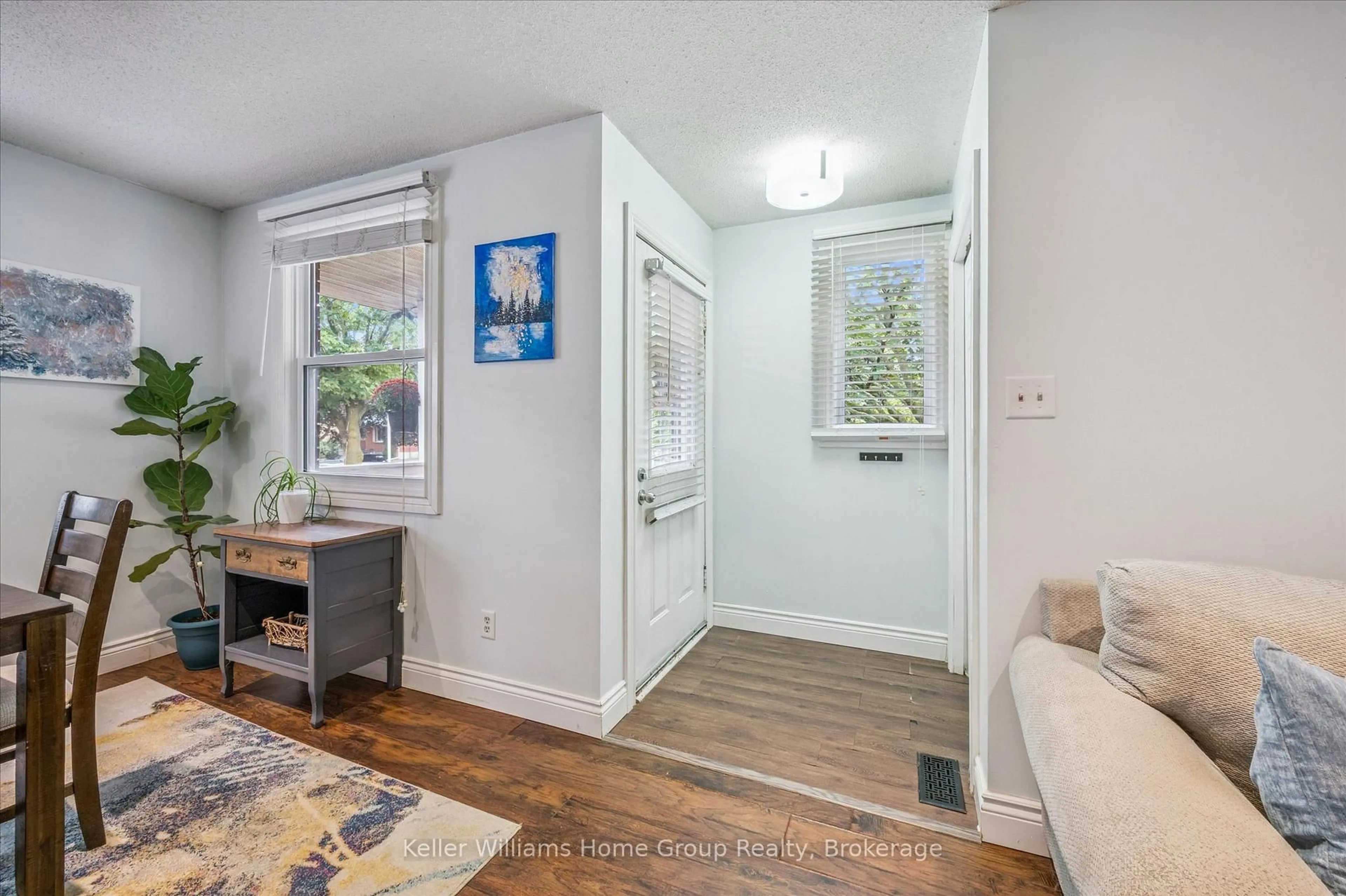Indoor entryway for 1138 Langs Circ, Cambridge Ontario N3H 5E6