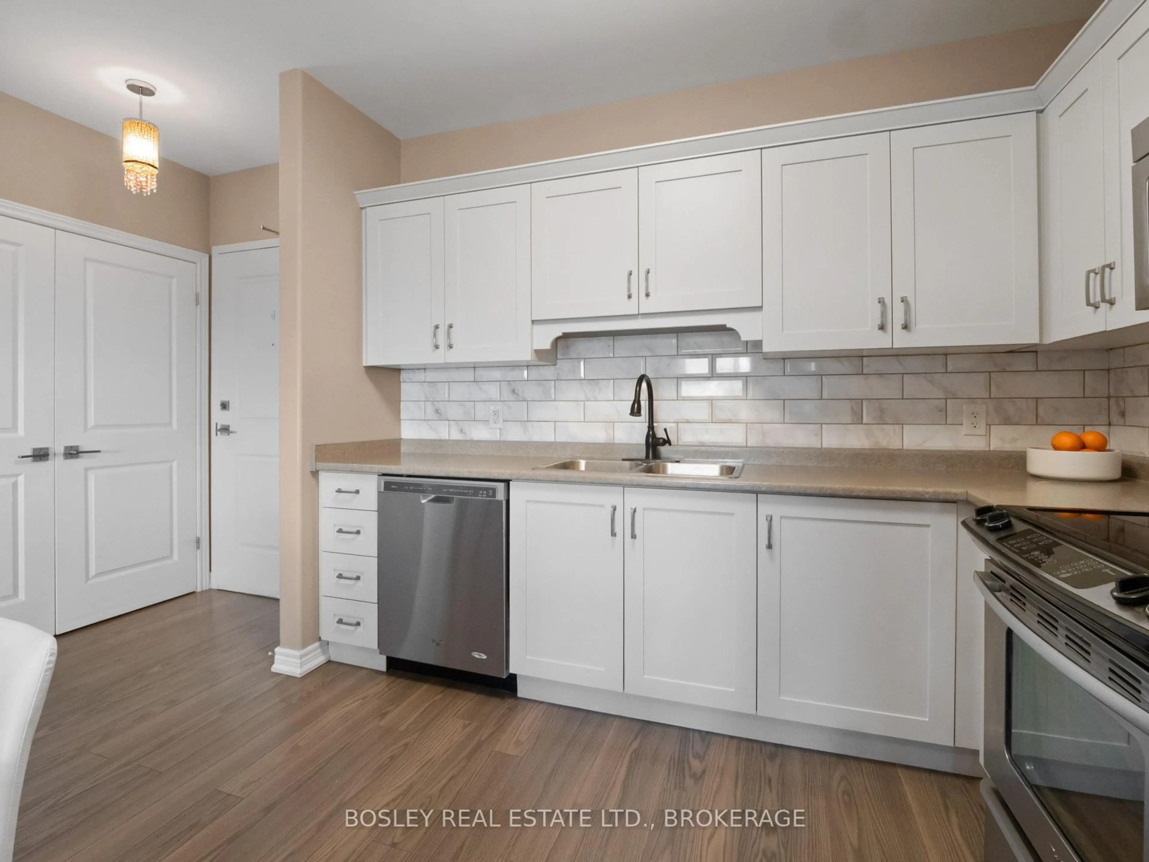 Standard kitchen, unknown for 379 Scott St #402, St. Catharines Ontario L2M 3W2