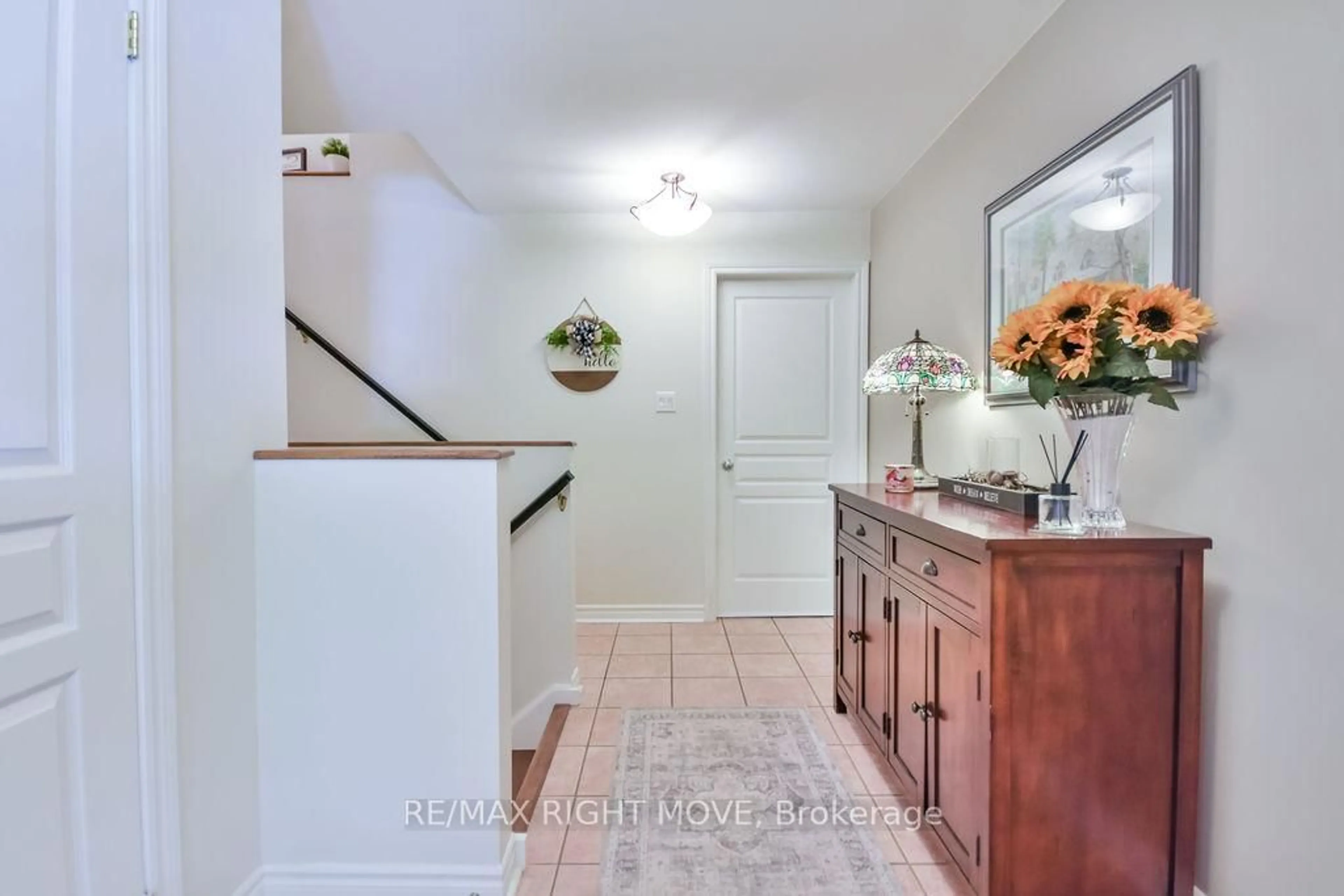 Indoor entryway for 1011 Talbot Tr, Gravenhurst Ontario P0E 1N0