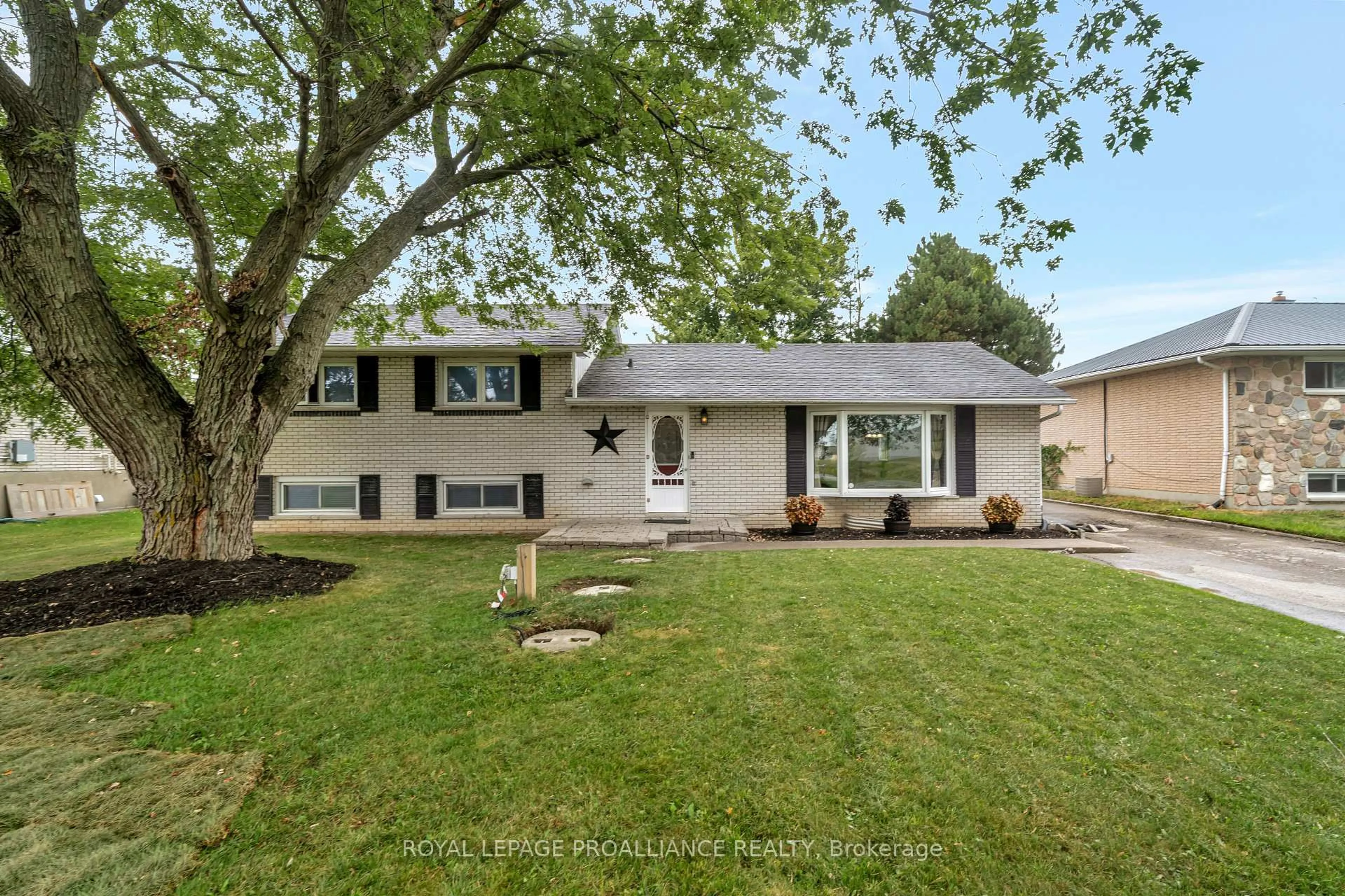 Home with vinyl exterior material, street for 2256 Hamilton Rd, Trenton Ontario K8V 5P8