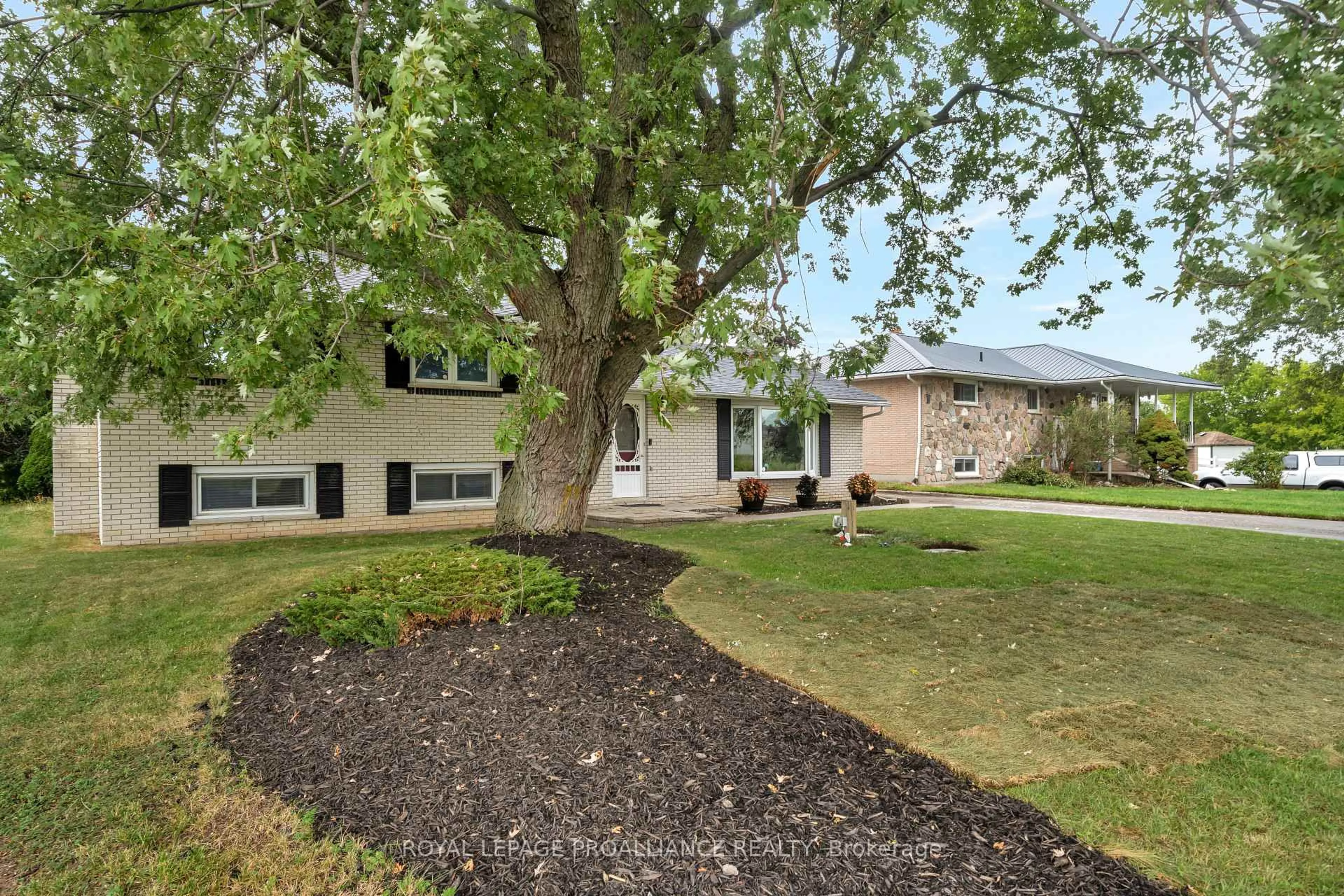 Home with vinyl exterior material, street for 2256 Hamilton Rd, Trenton Ontario K8V 5P8