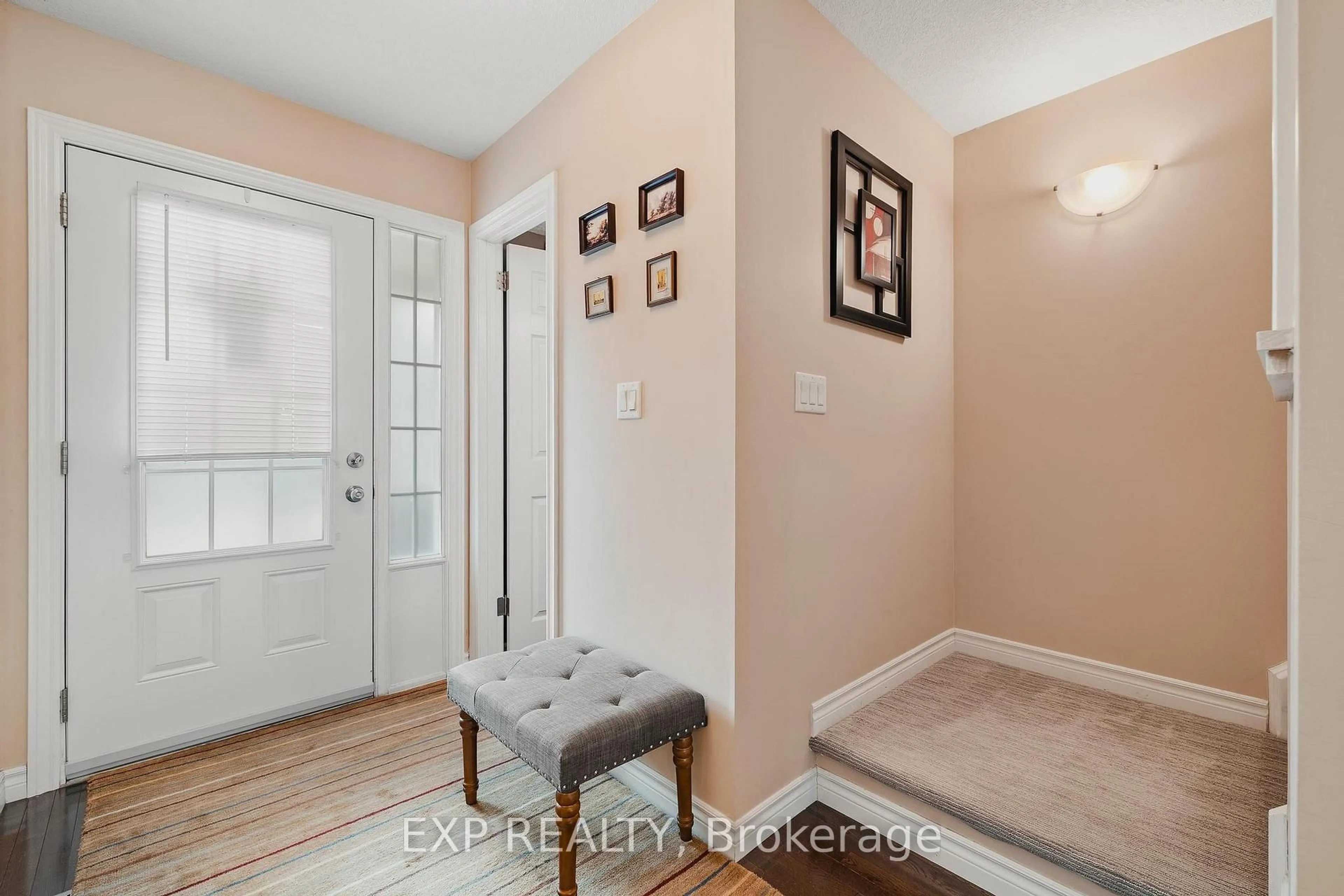 Indoor entryway for 555 Chablis Dr #11, Waterloo Ontario N2T 0A5