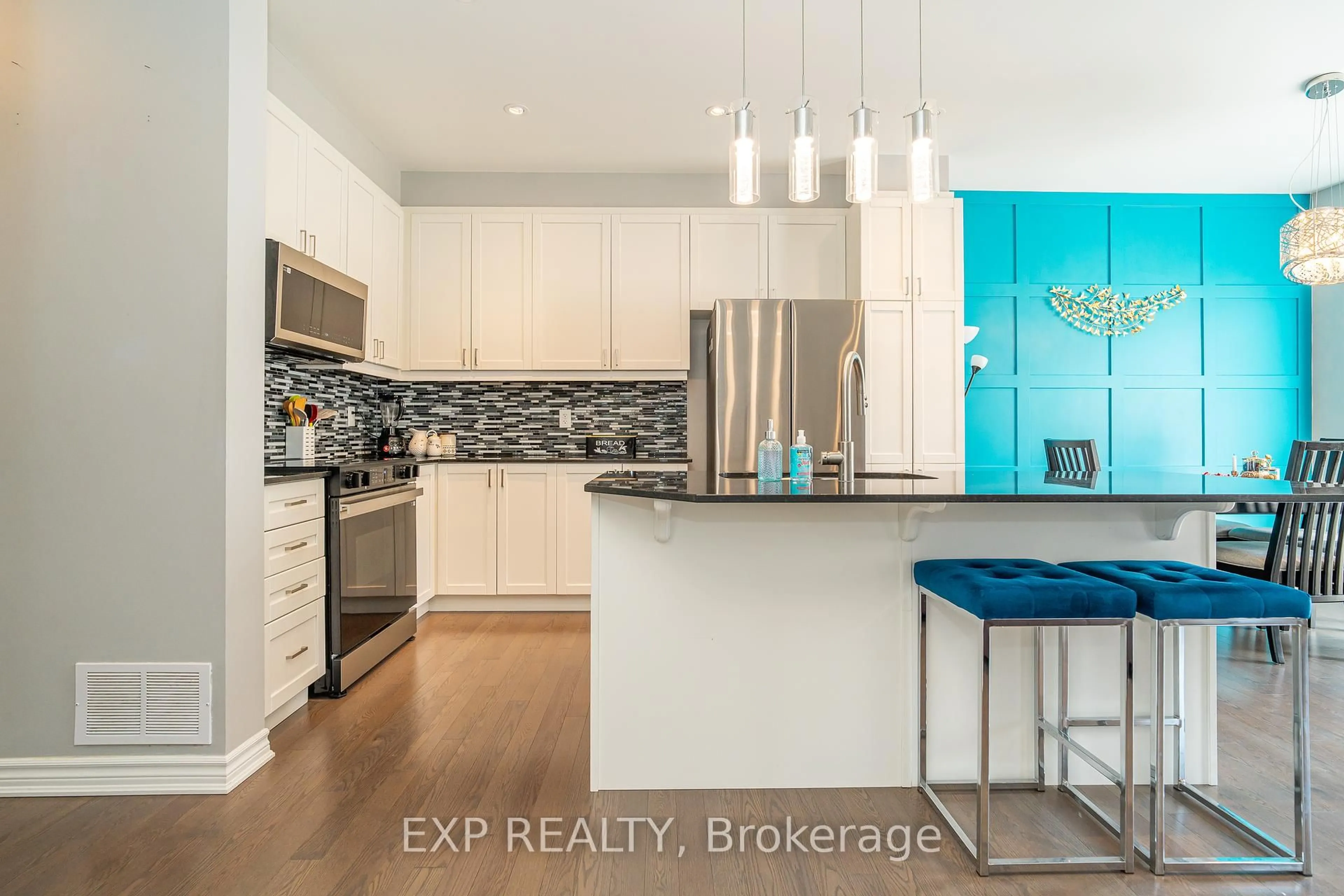 Contemporary kitchen, unknown for 25 Solaris Dr, Ottawa Ontario K2M 0L6