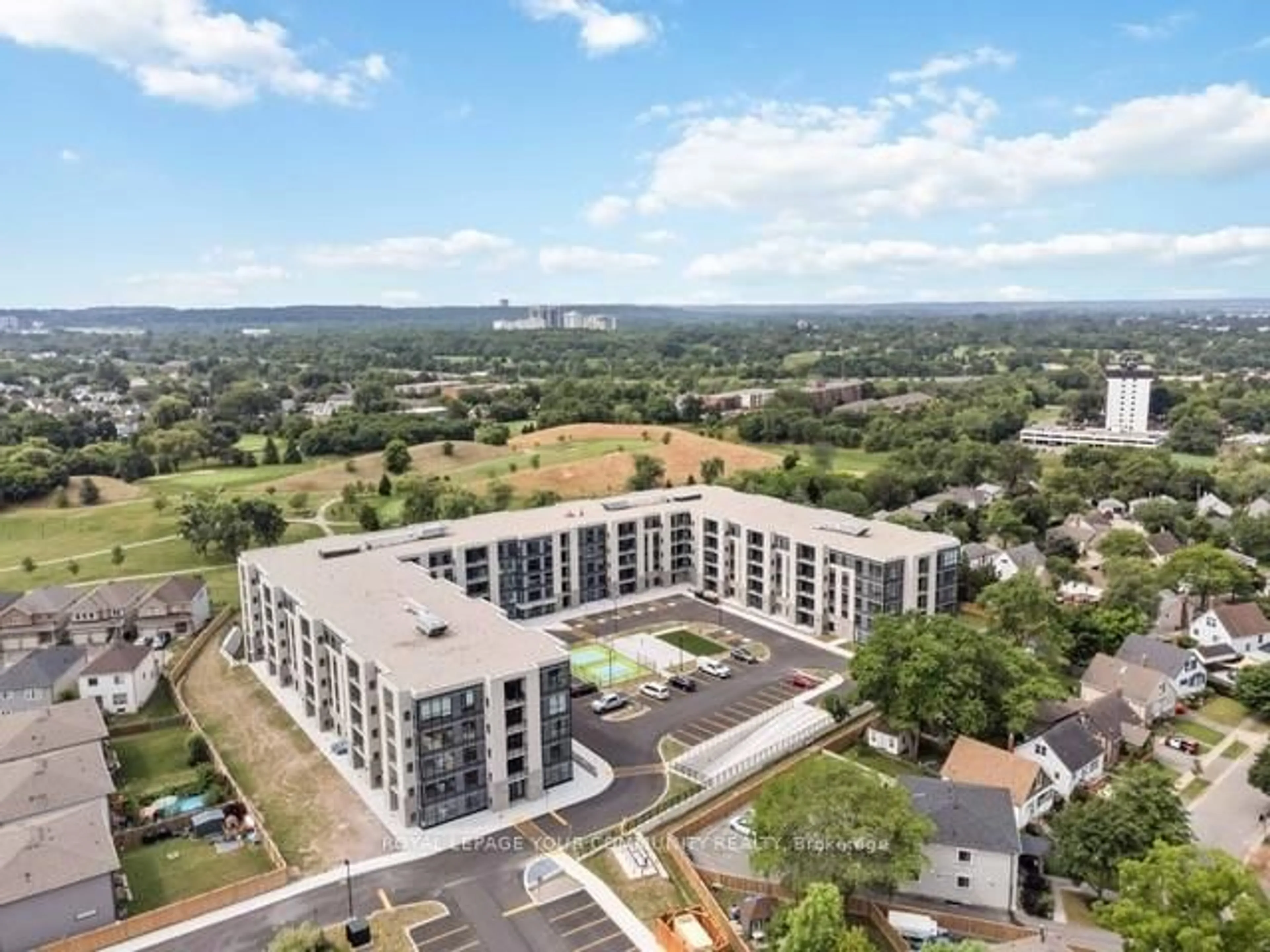 A pic from outside/outdoor area/front of a property/back of a property/a pic from drone, mountain view for 50 Herrick Ave, St. Catharines Ontario L2P 2T9