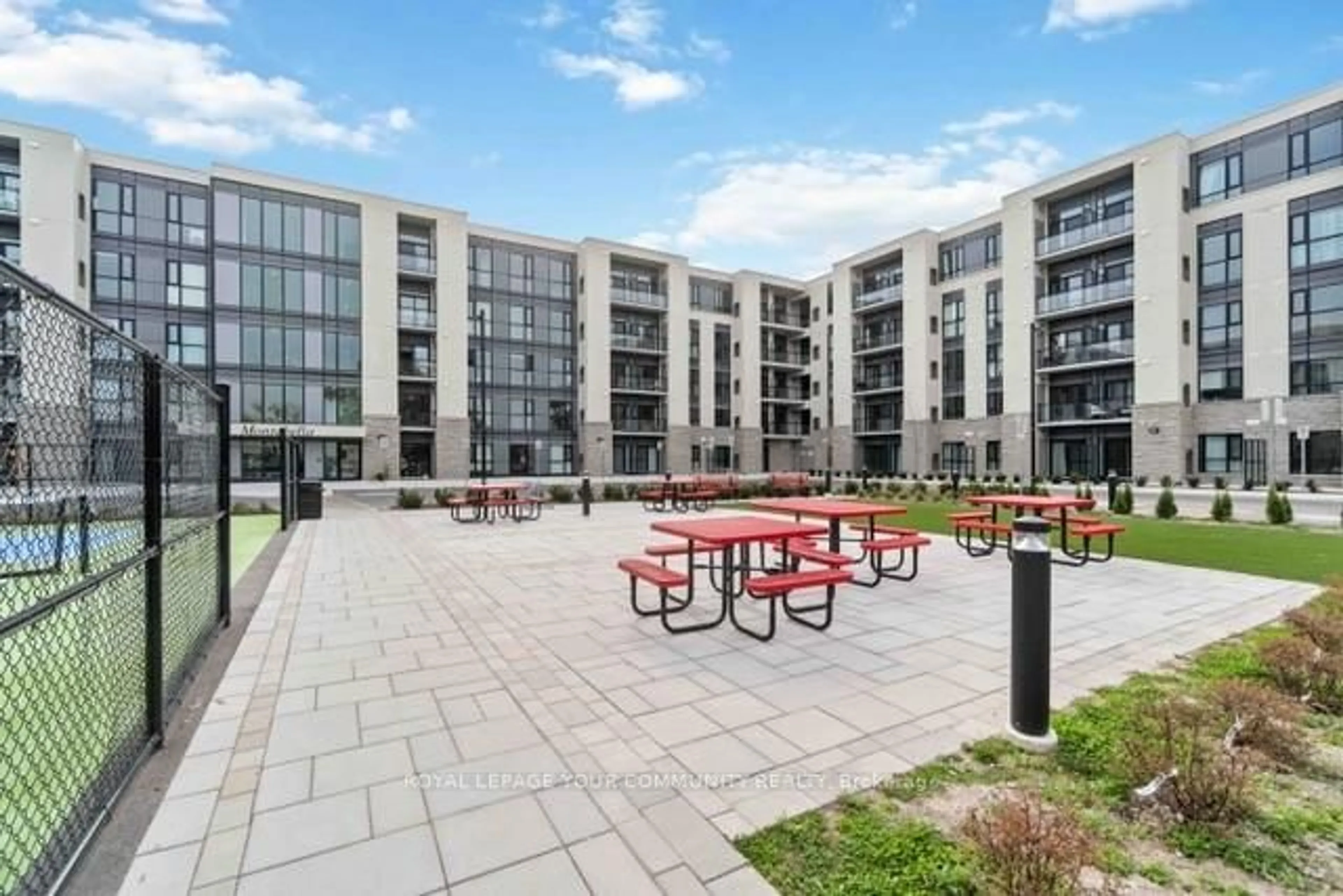 Patio, street for 50 Herrick Ave, St. Catharines Ontario L2P 2T9