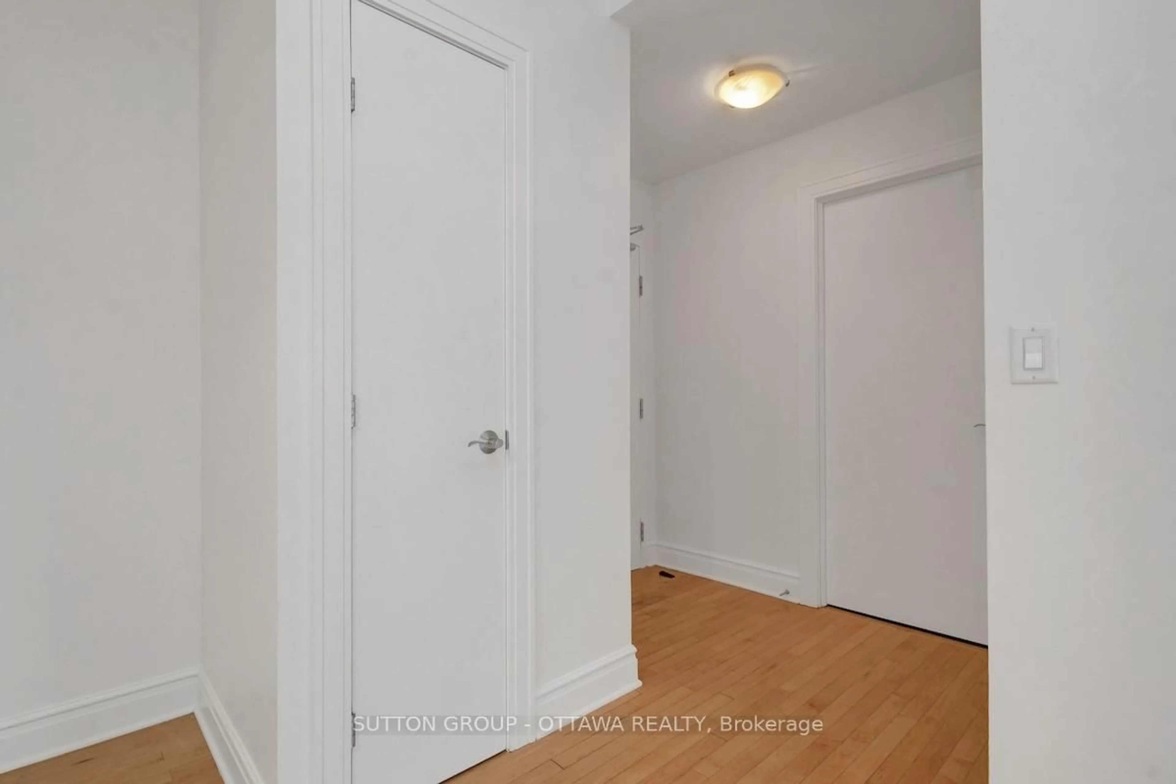 Unknown for 95 Bronson Ave #802, Ottawa Ontario K1R 1E2