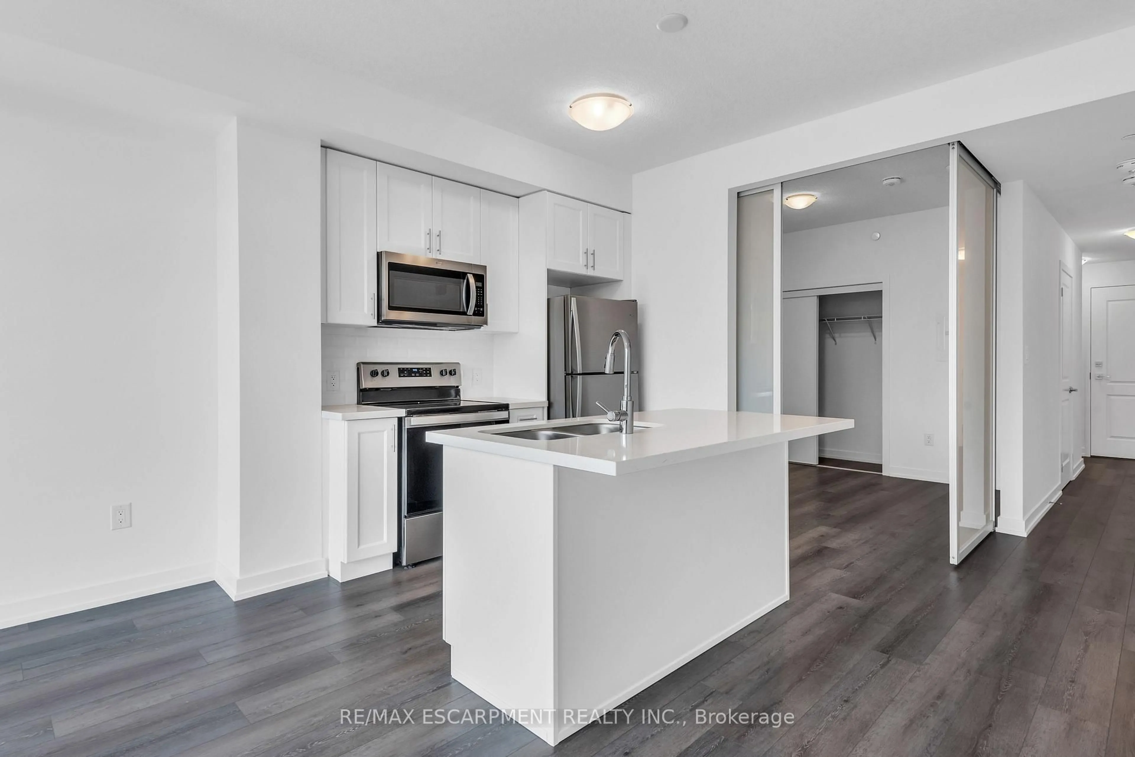 Open concept kitchen, unknown for 470 Dundas St #220, Hamilton Ontario L0R 2H4