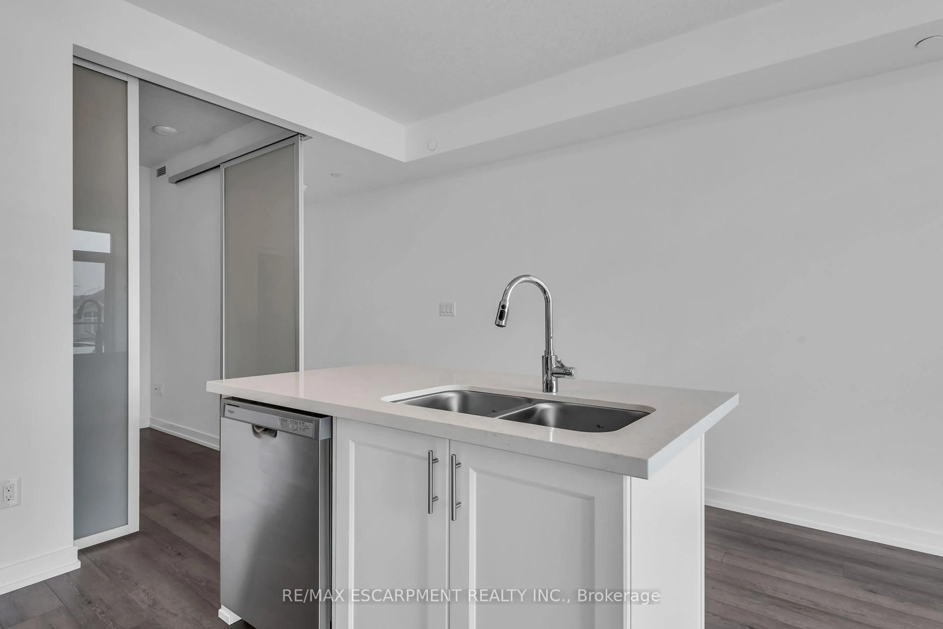 Standard kitchen, unknown for 470 Dundas St #220, Hamilton Ontario L0R 2H4