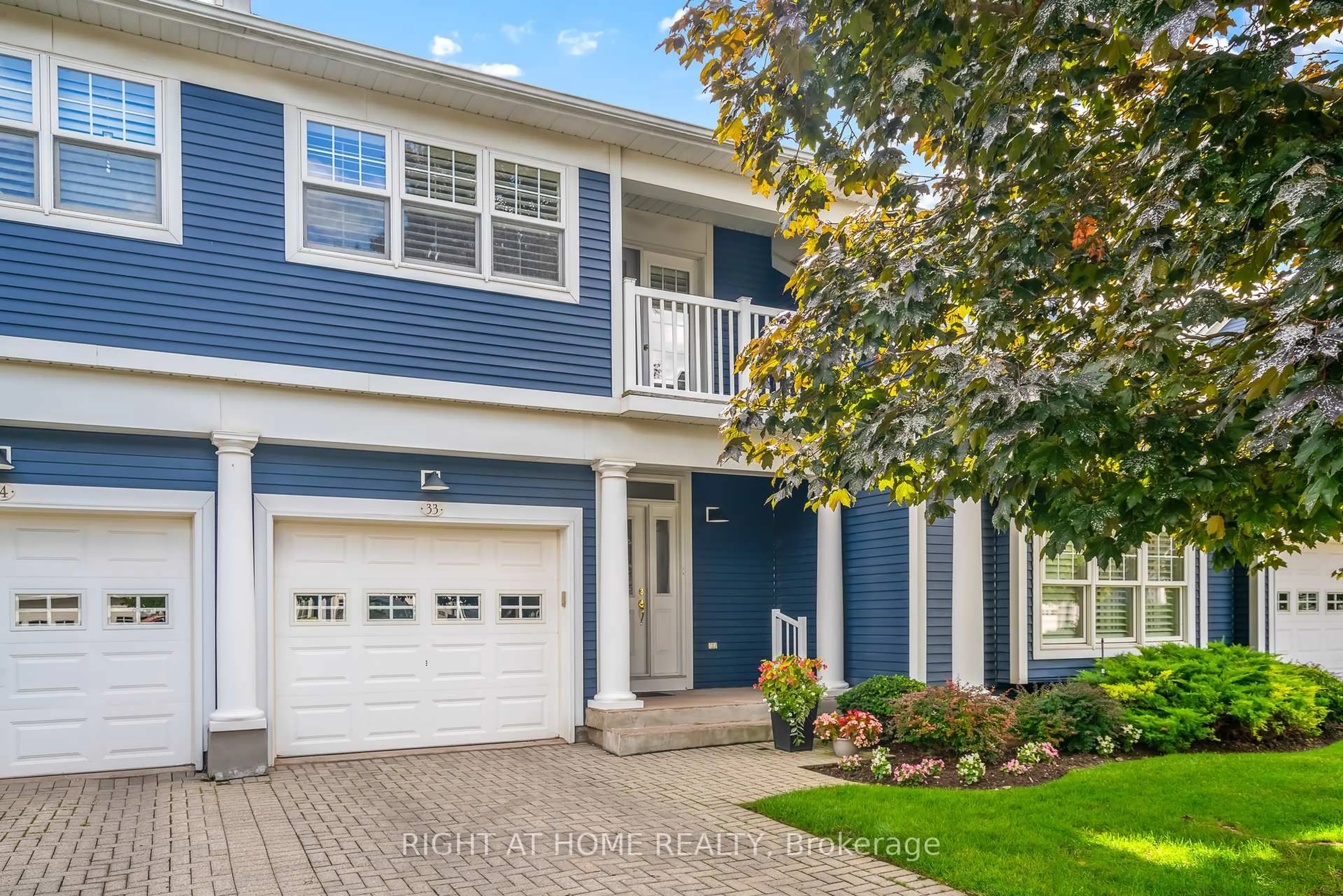 Home with vinyl exterior material, street for 88 Lakeport Rd #33, St. Catharines Ontario L2N 4P8