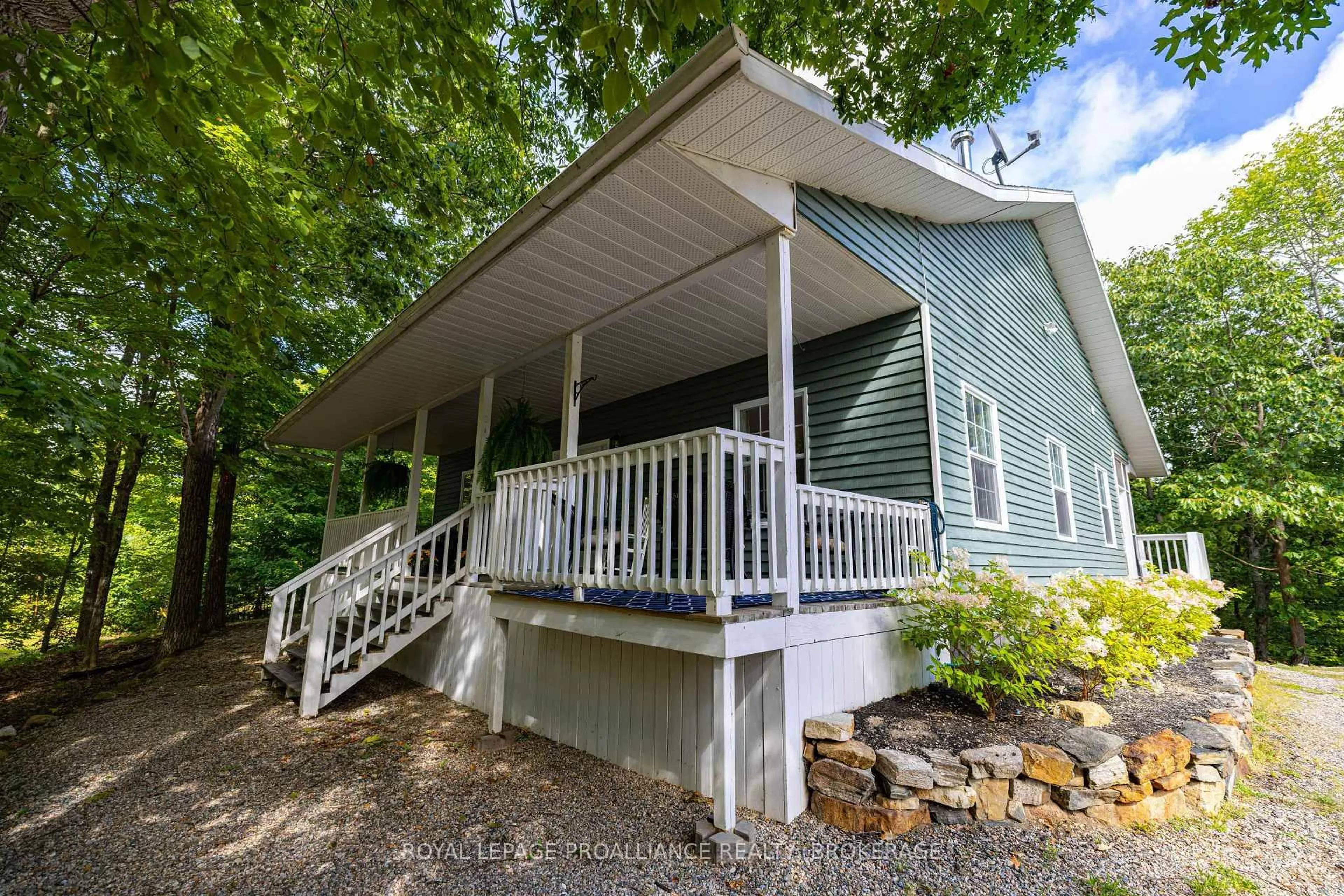 Home with vinyl exterior material, unknown for 1208 Warrington Rd, Sharbot Lake Ontario K0H 2P0