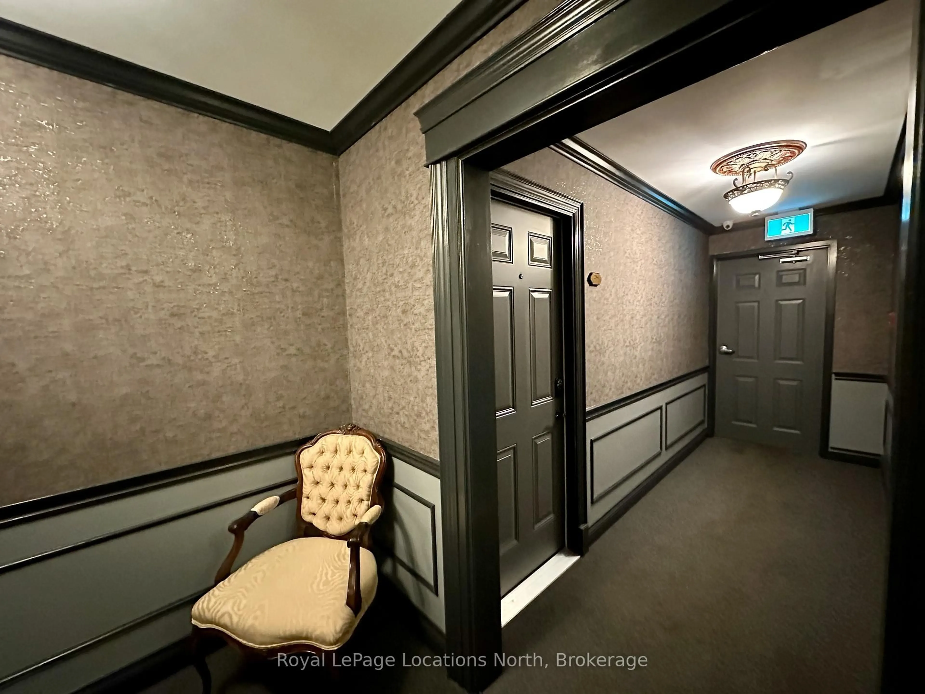 Indoor foyer for 110 Sykes St #204, Meaford Ontario N4L 1S6