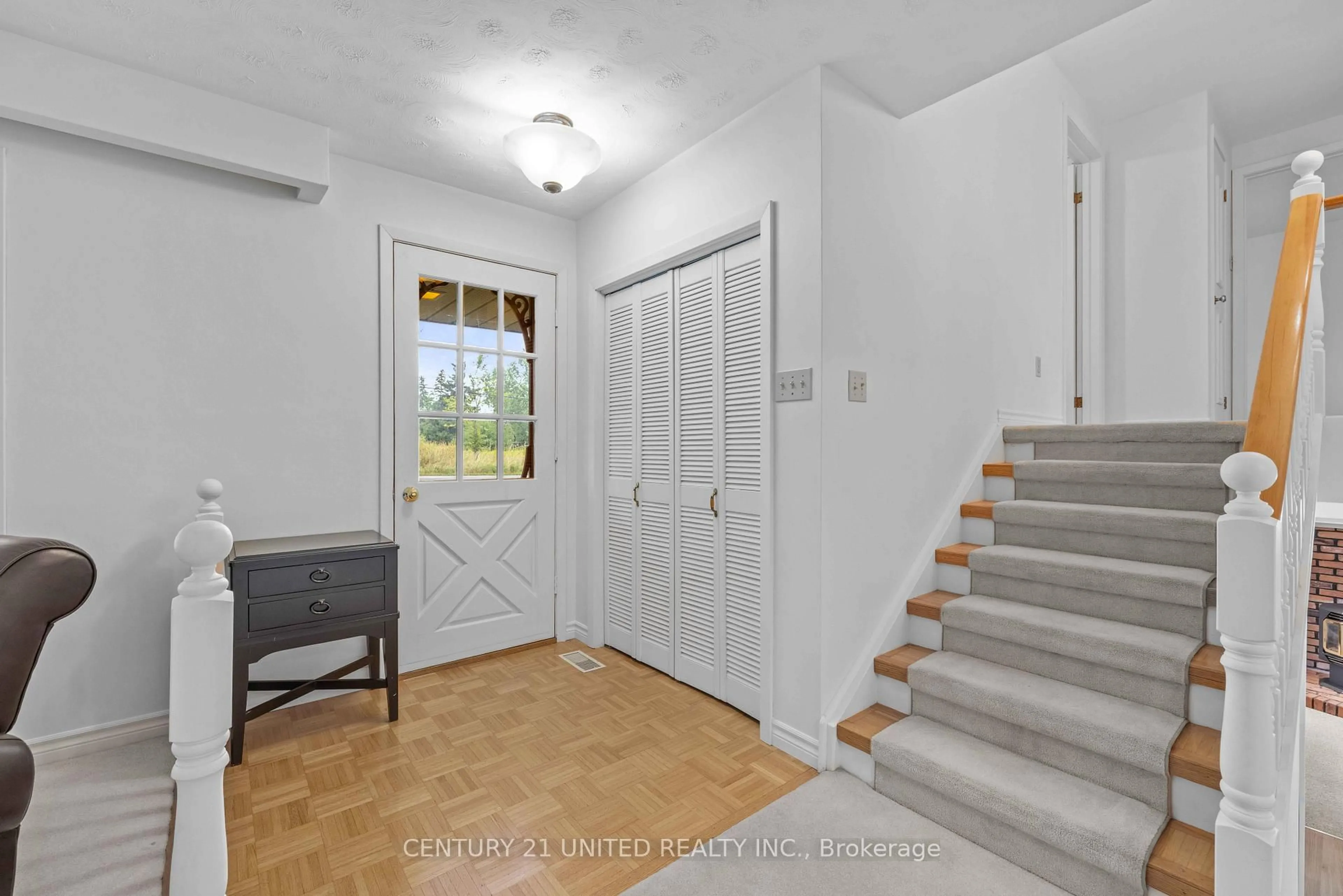 Indoor entryway for 2309 Old Norwood Rd, Otonabee-South Monaghan Ontario K9J 6X8