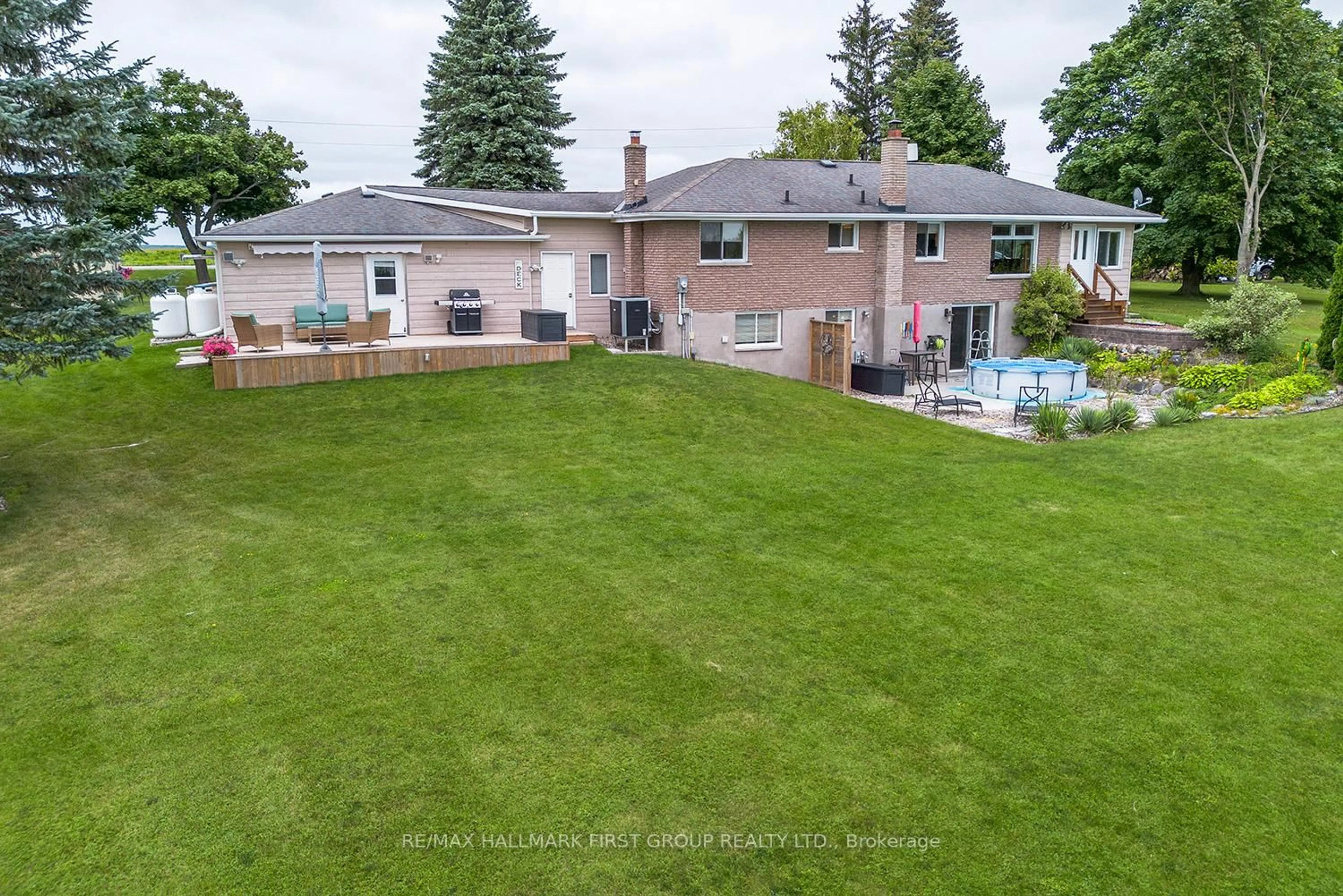 A pic from outside/outdoor area/front of a property/back of a property/a pic from drone, unknown for 122 Gilson Point Rd, Kawartha Lakes Ontario K0M 2C0