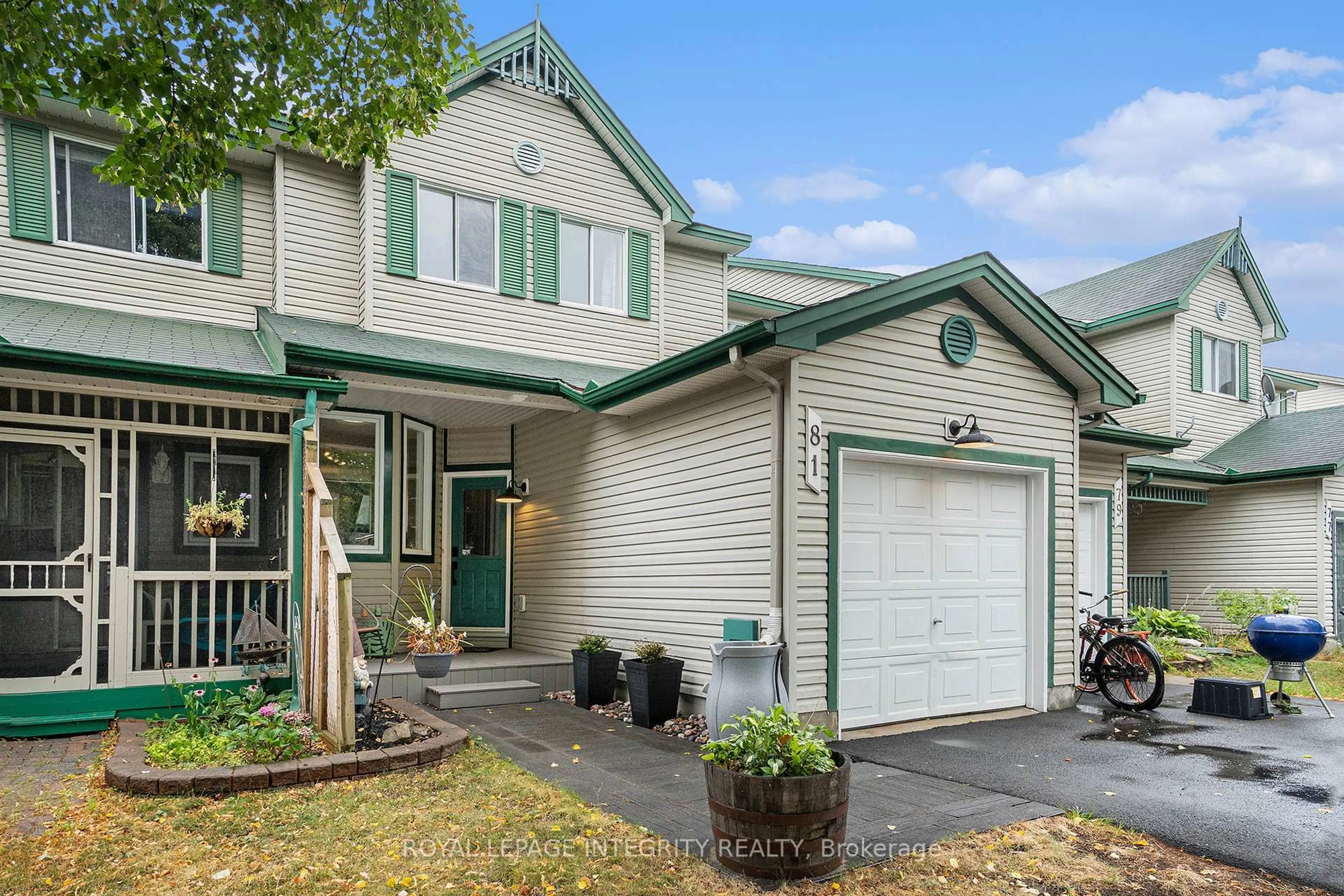 Home with vinyl exterior material, street for 81 Crampton Dr, Carleton Place Ontario K7C 4P8