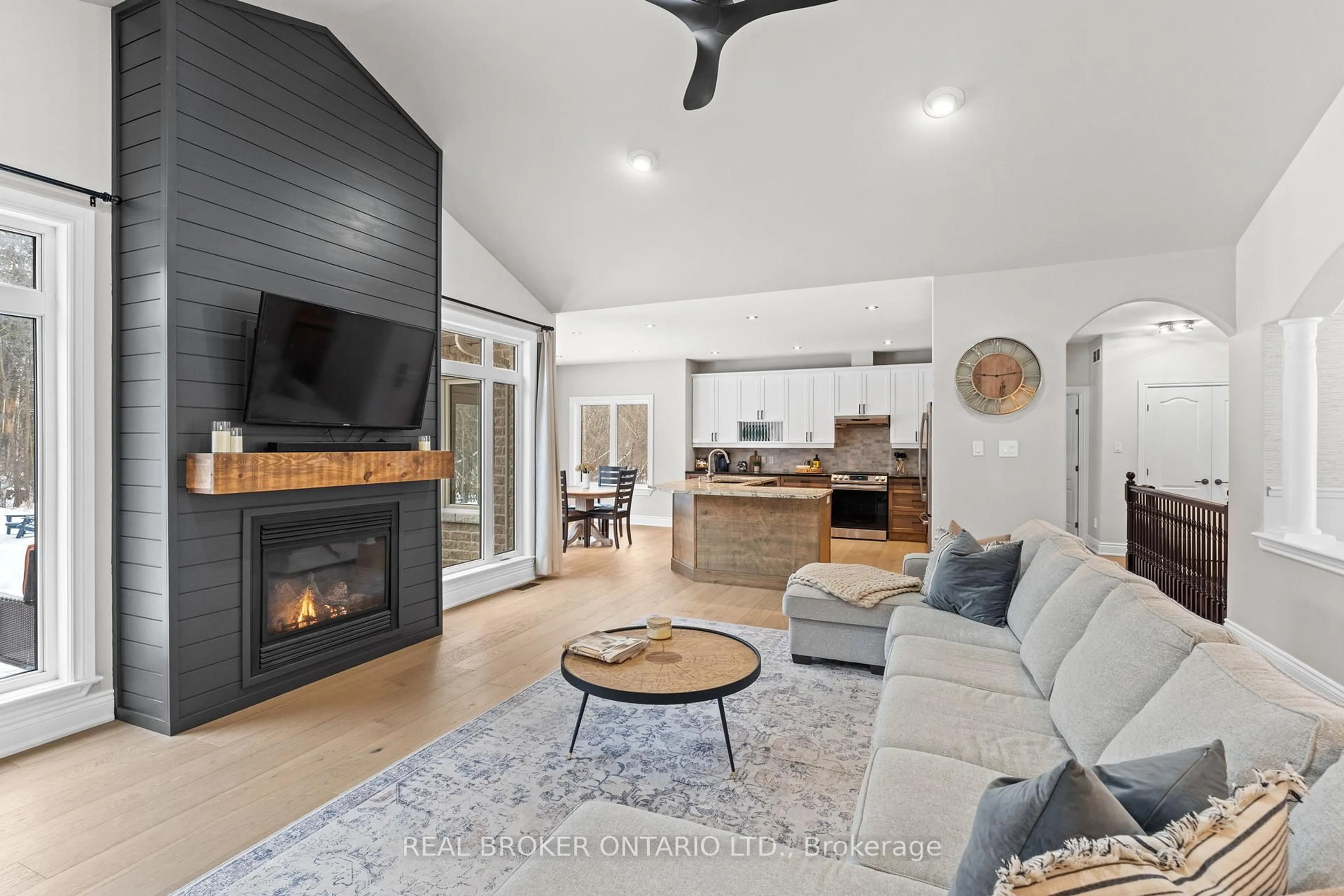 Living room with furniture, unknown for 3464 Greenland Rd, Ottawa Ontario K0A 1T0