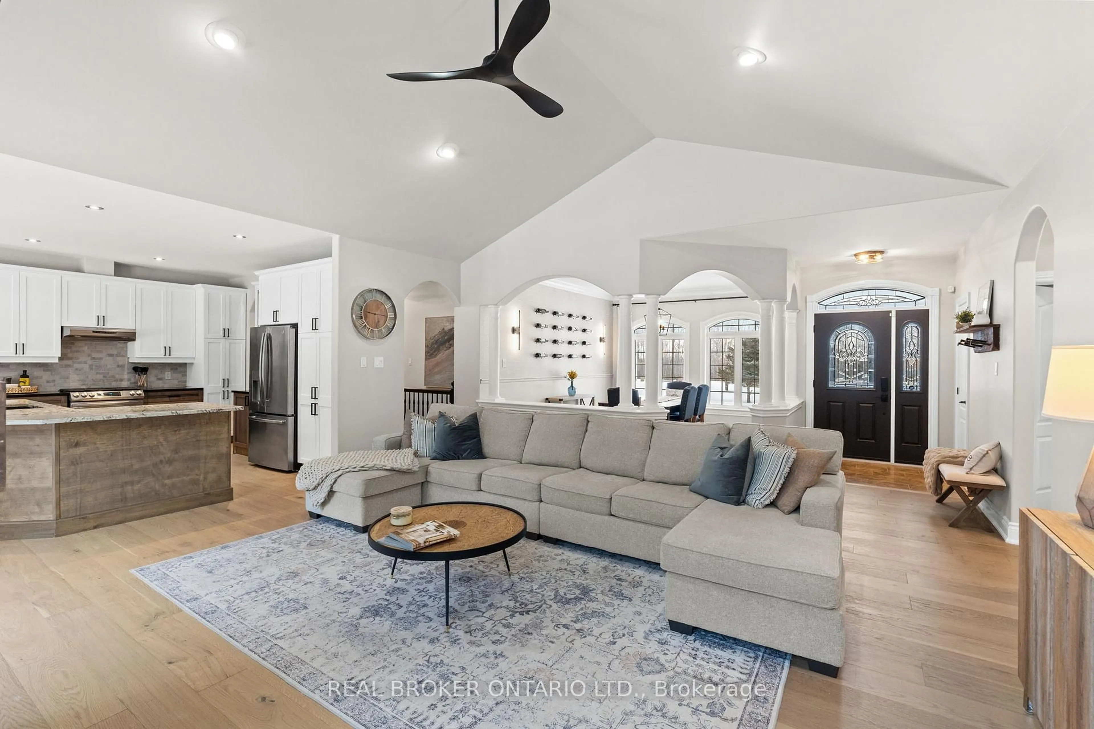 Living room with furniture, unknown for 3464 Greenland Rd, Ottawa Ontario K0A 1T0