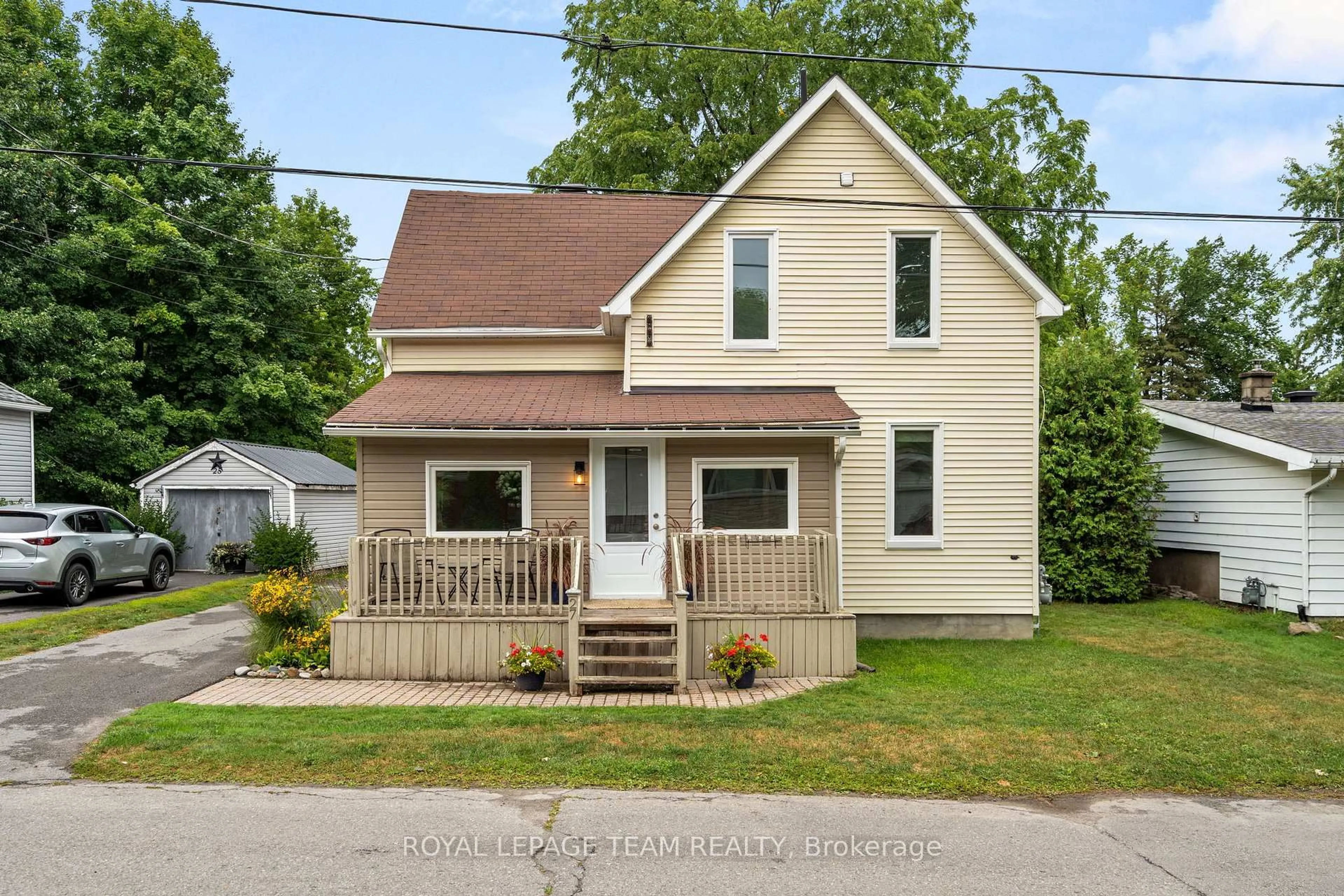 Home with vinyl exterior material, street for 27 Victoria Ave, North Grenville Ontario K0G 1J0