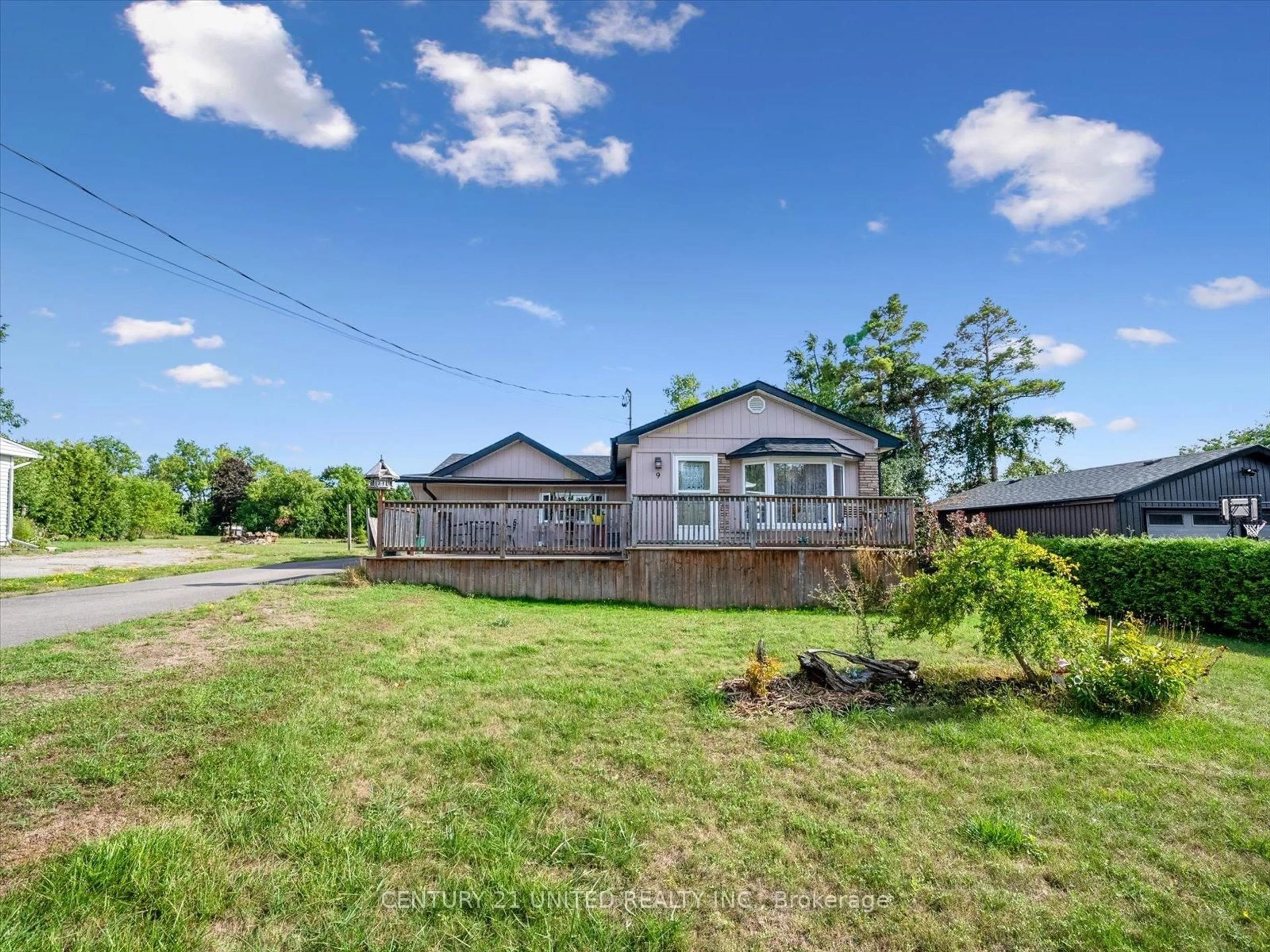 A pic from outside/outdoor area/front of a property/back of a property/a pic from drone, street for 9 Beverly St, Kawartha Lakes Ontario K9V 4Y8