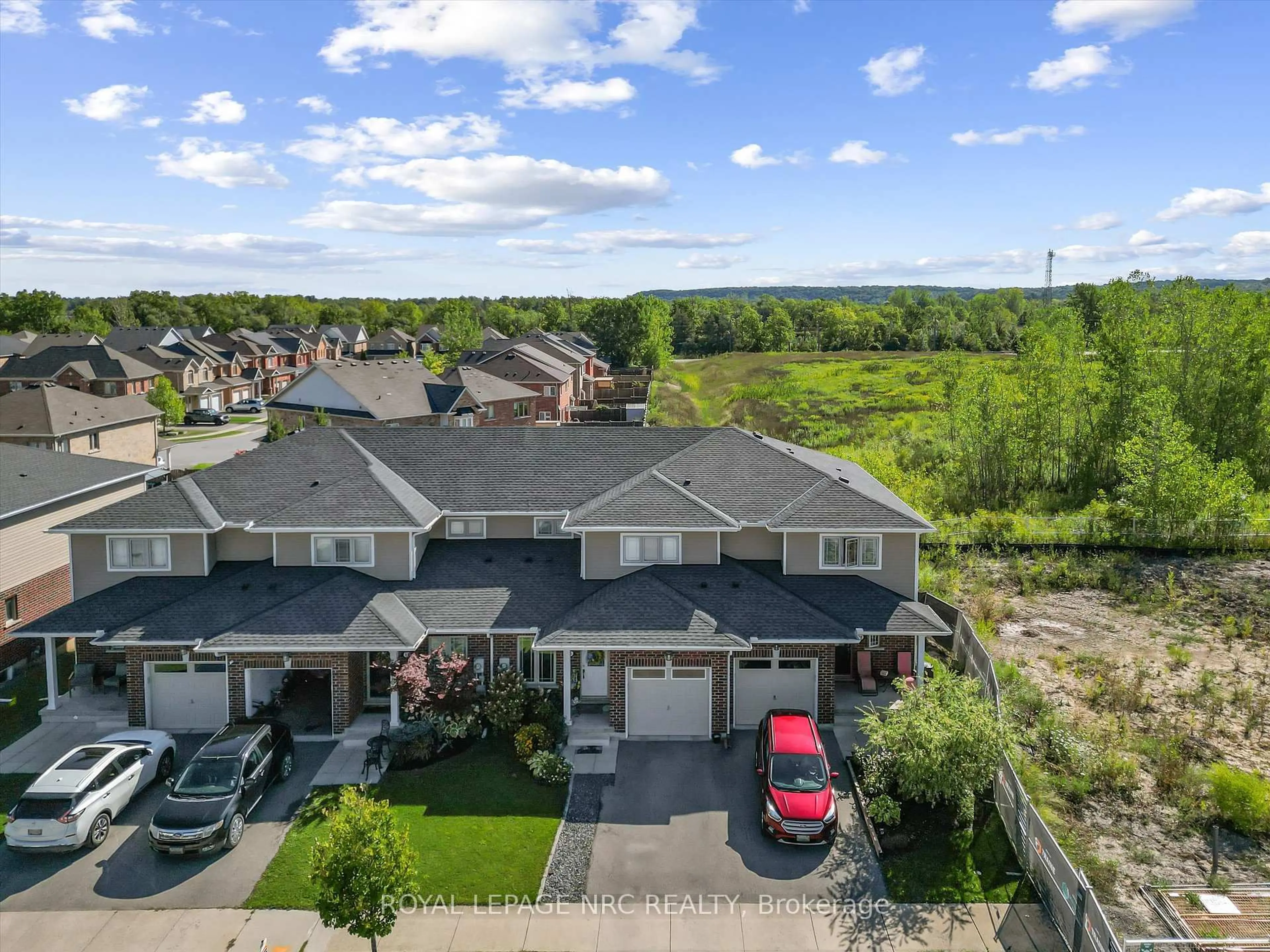 A pic from outside/outdoor area/front of a property/back of a property/a pic from drone, unknown for 66 Oliver Lane, St. Catharines Ontario L2P 0E4