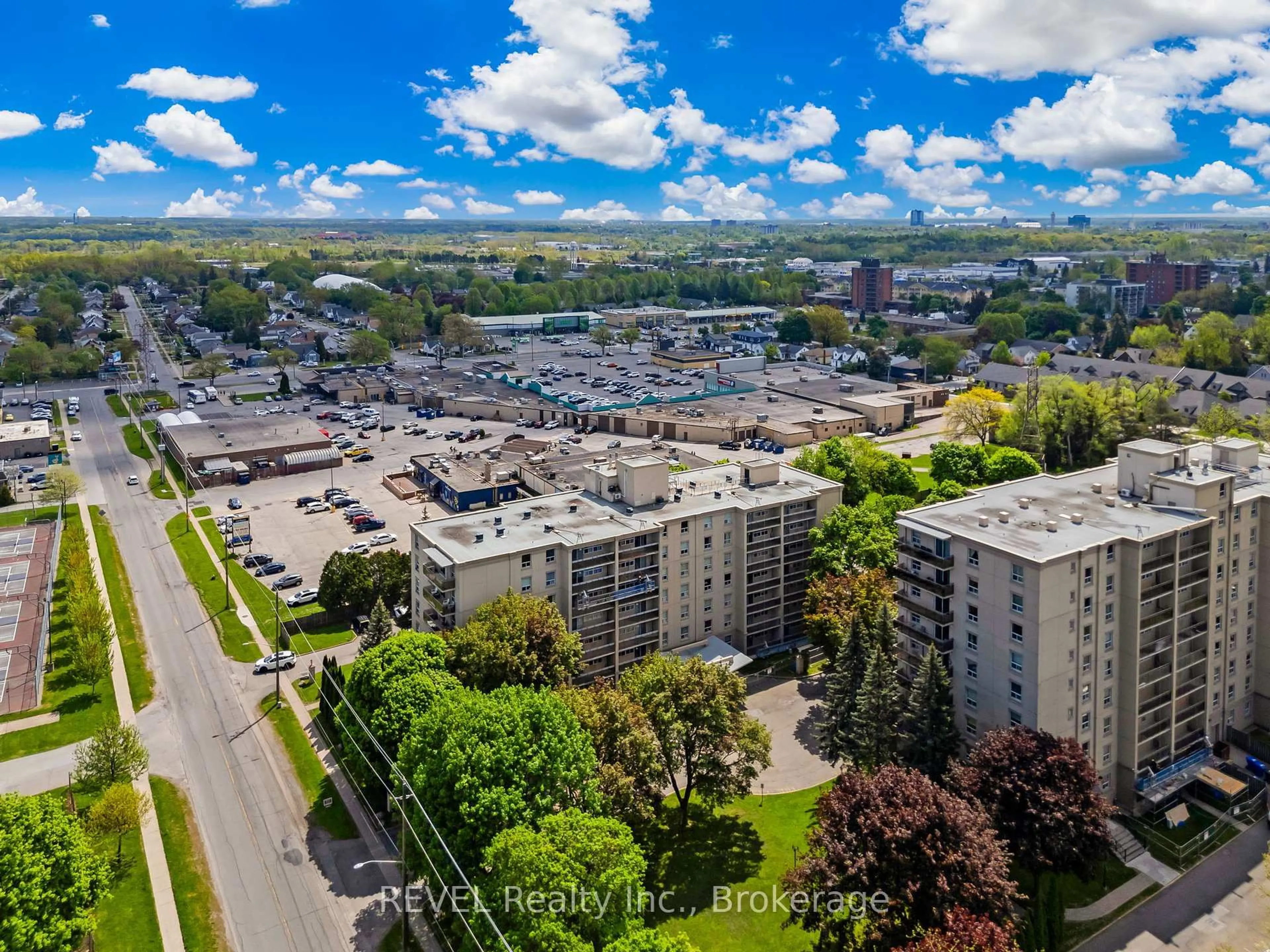 A pic from outside/outdoor area/front of a property/back of a property/a pic from drone, city buildings view from balcony for 6390 Huggins St #502, Niagara Falls Ontario L2J 1H1