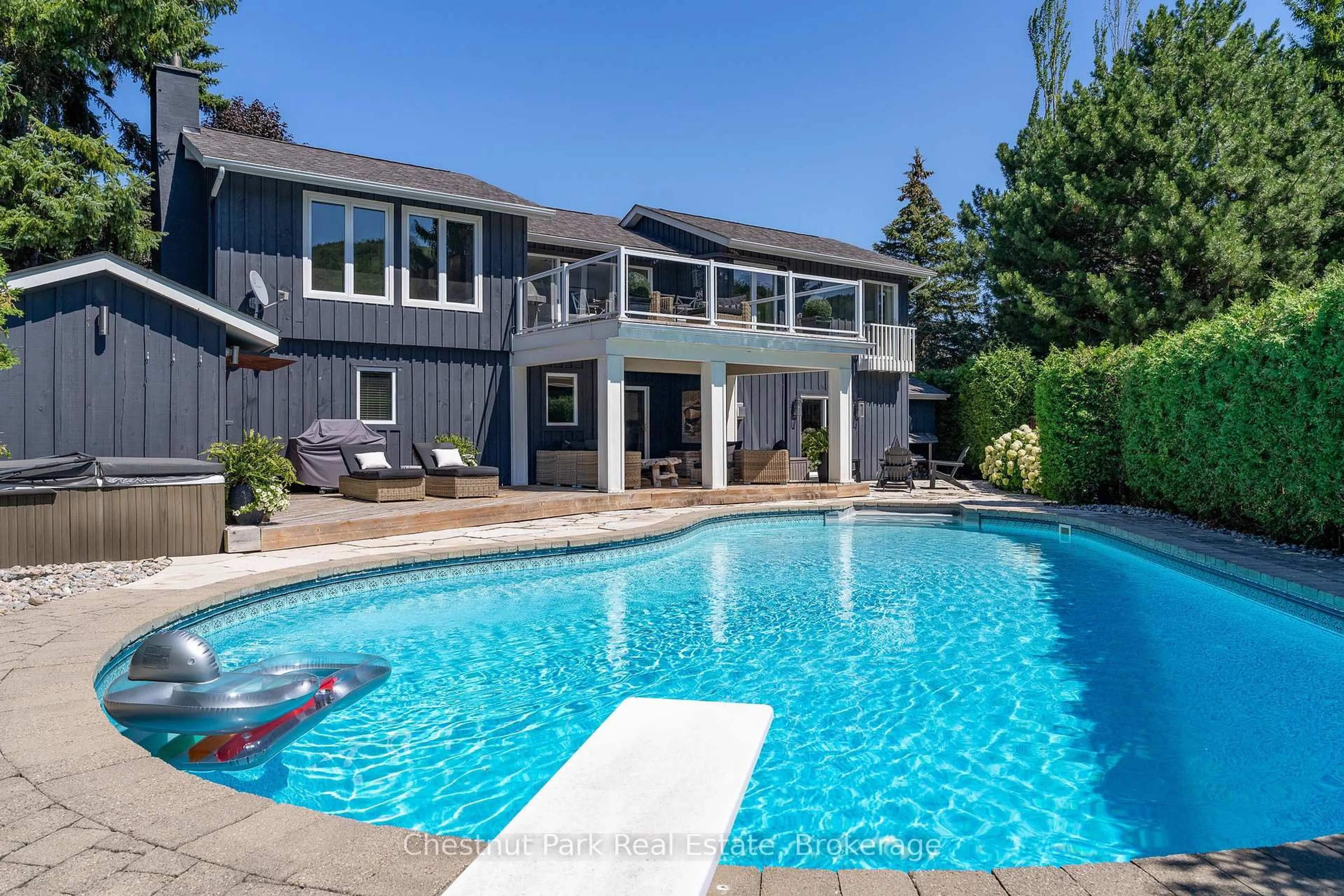 Pool for 133 Carmichael Cres, Blue Mountains Ontario L9Y 0R2