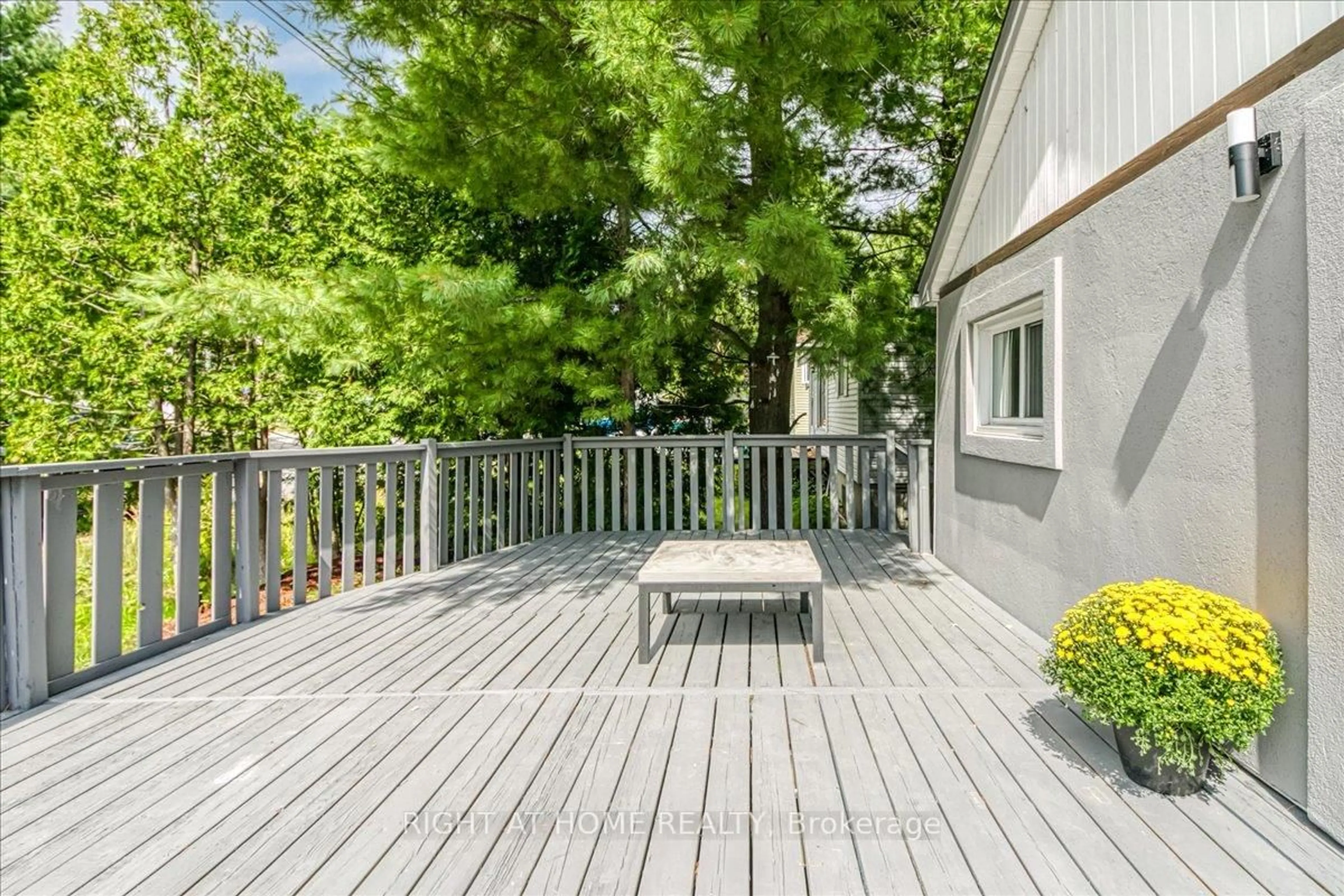 Patio, unknown for 36 Avalon Rd, Greater Sudbury Ontario P3B 3K7