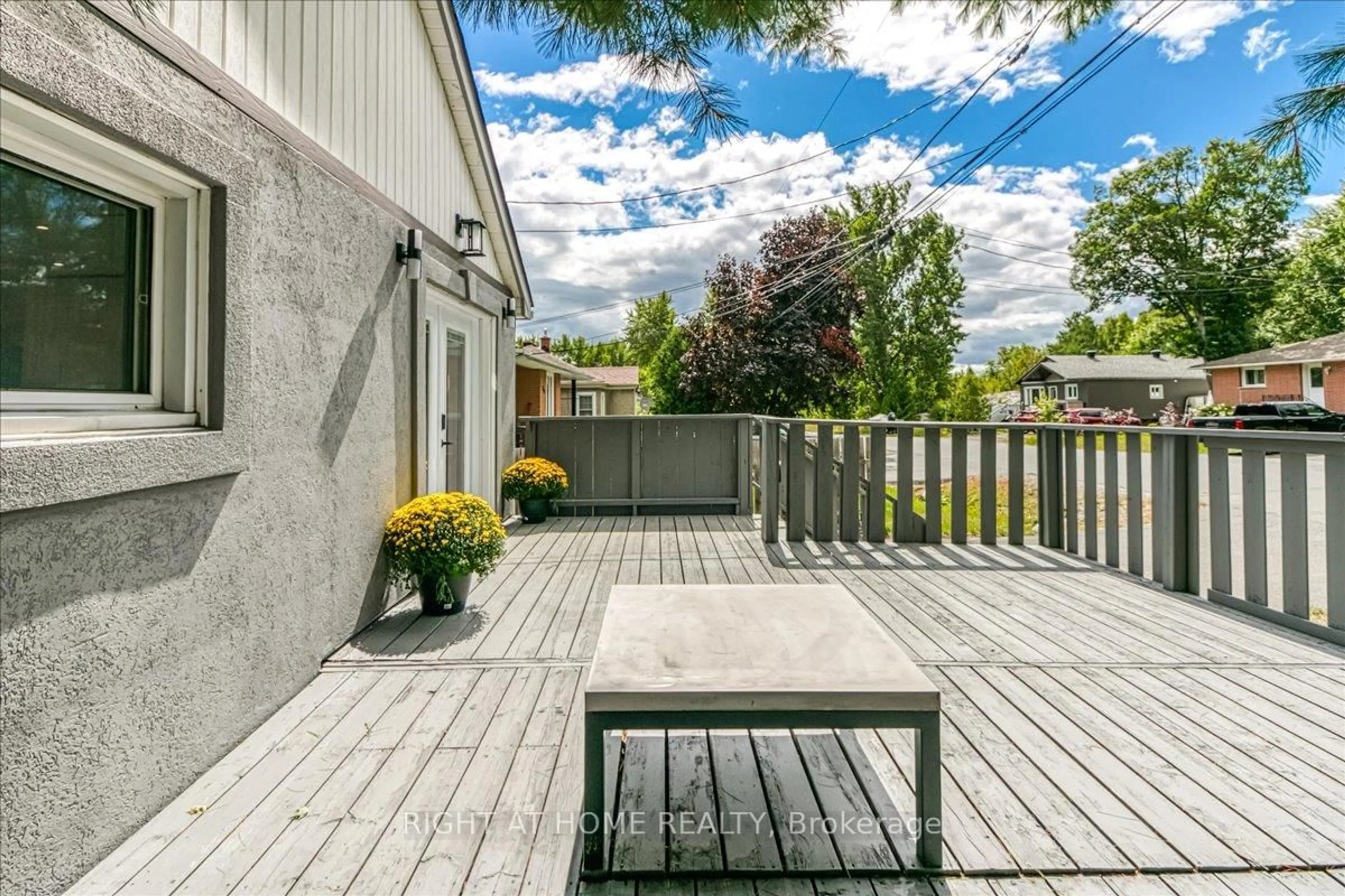 Patio, street for 36 Avalon Rd, Greater Sudbury Ontario P3B 3K7