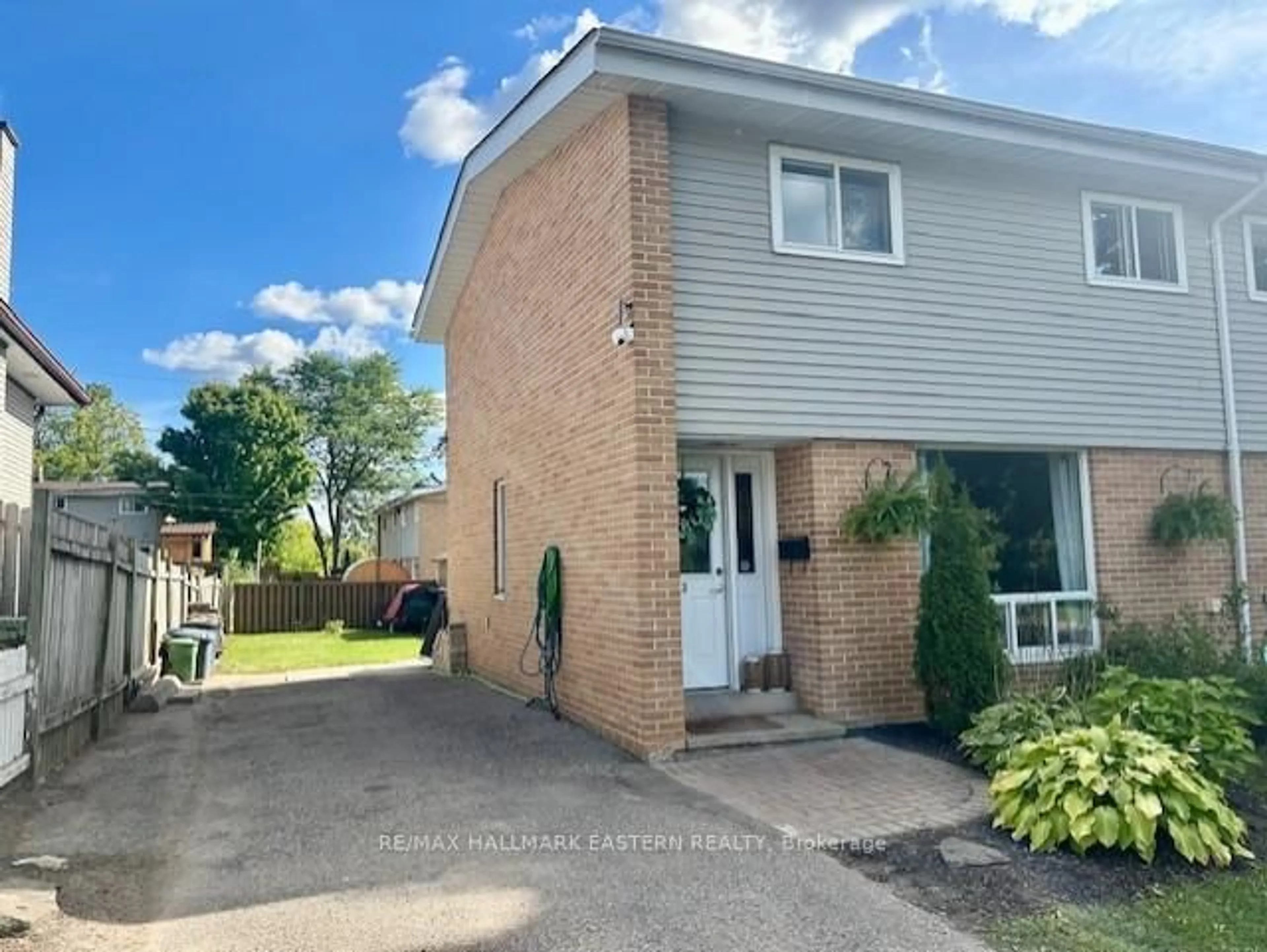 A pic from outside/outdoor area/front of a property/back of a property/a pic from drone, street for 3 Maryknoll Ave, Kawartha Lakes Ontario K9V 1A7