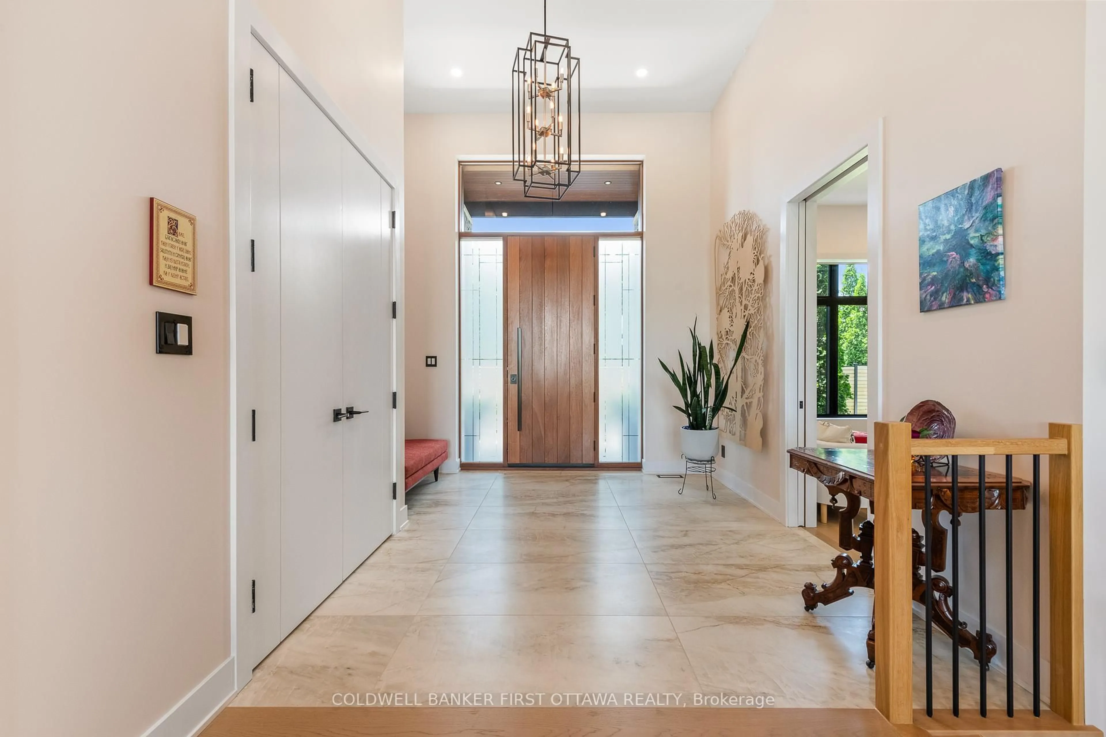 Indoor entryway for 1981 Prince of Wales Dr, Ottawa Ontario K2C 3J7