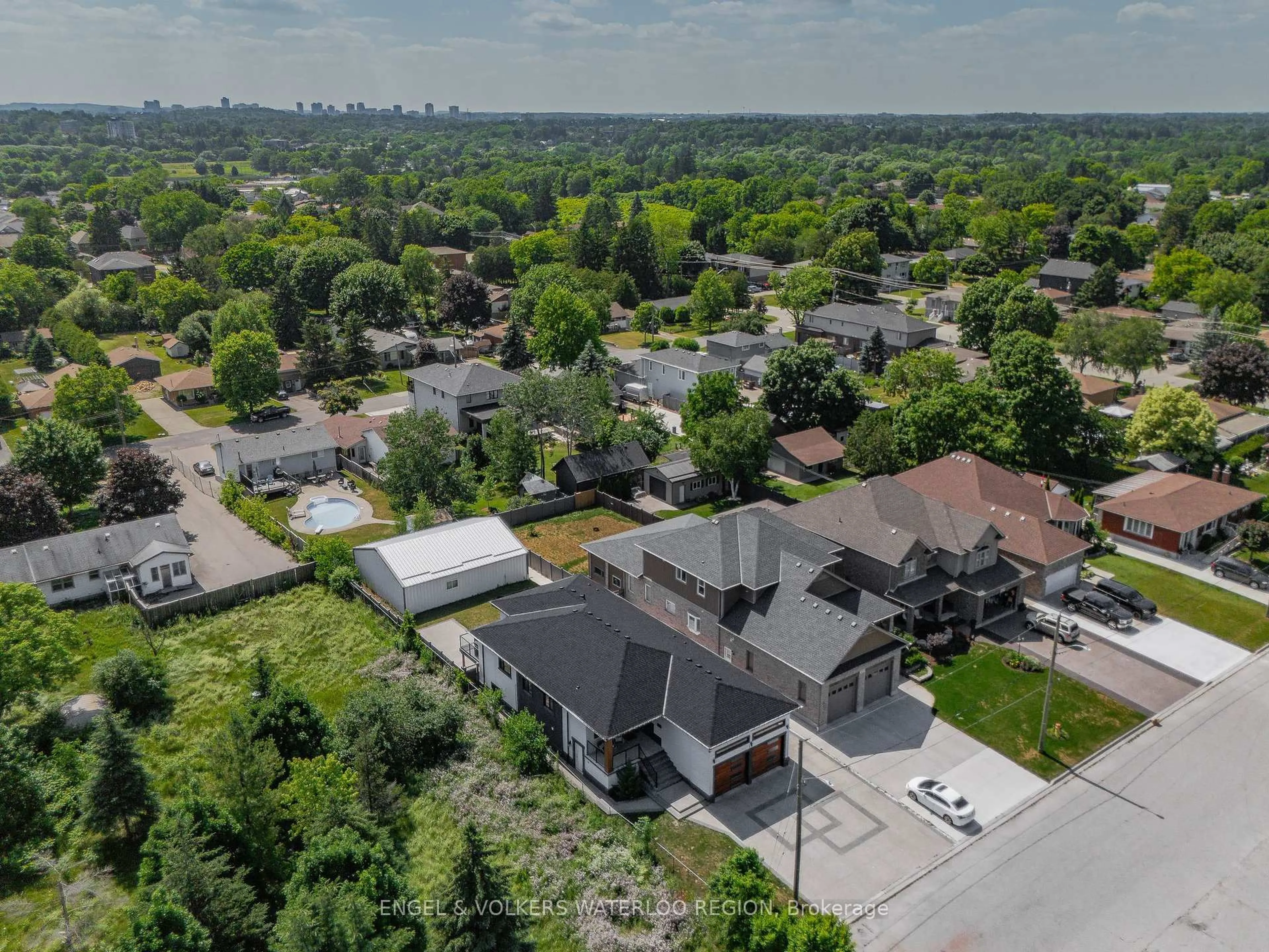 A pic from outside/outdoor area/front of a property/back of a property/a pic from drone, unknown for 24 Sylvia St, Kitchener Ontario N2K 1E7