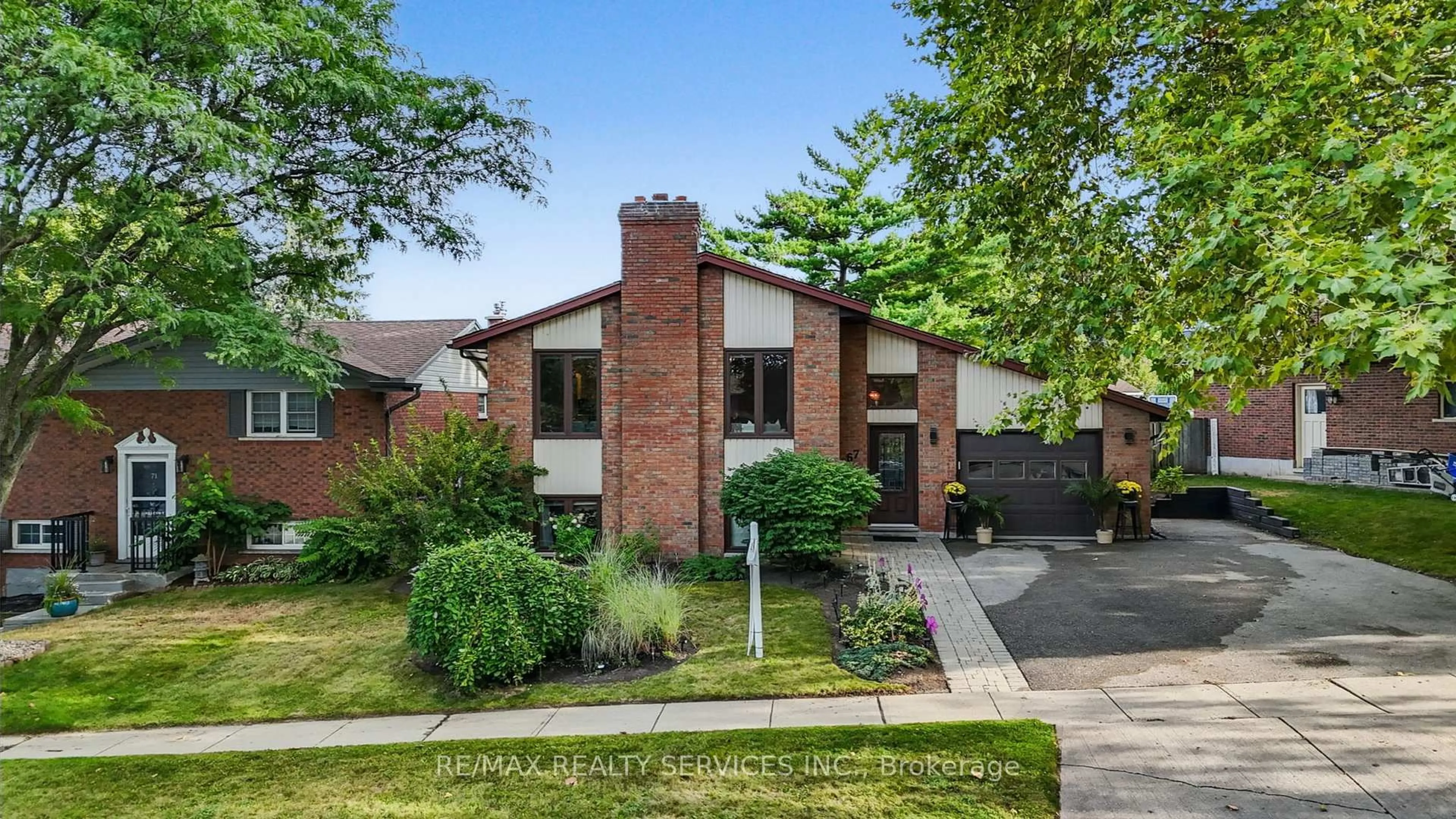Home with brick exterior material, street for 67 Westbury Cres, Cambridge Ontario N3C 3G3
