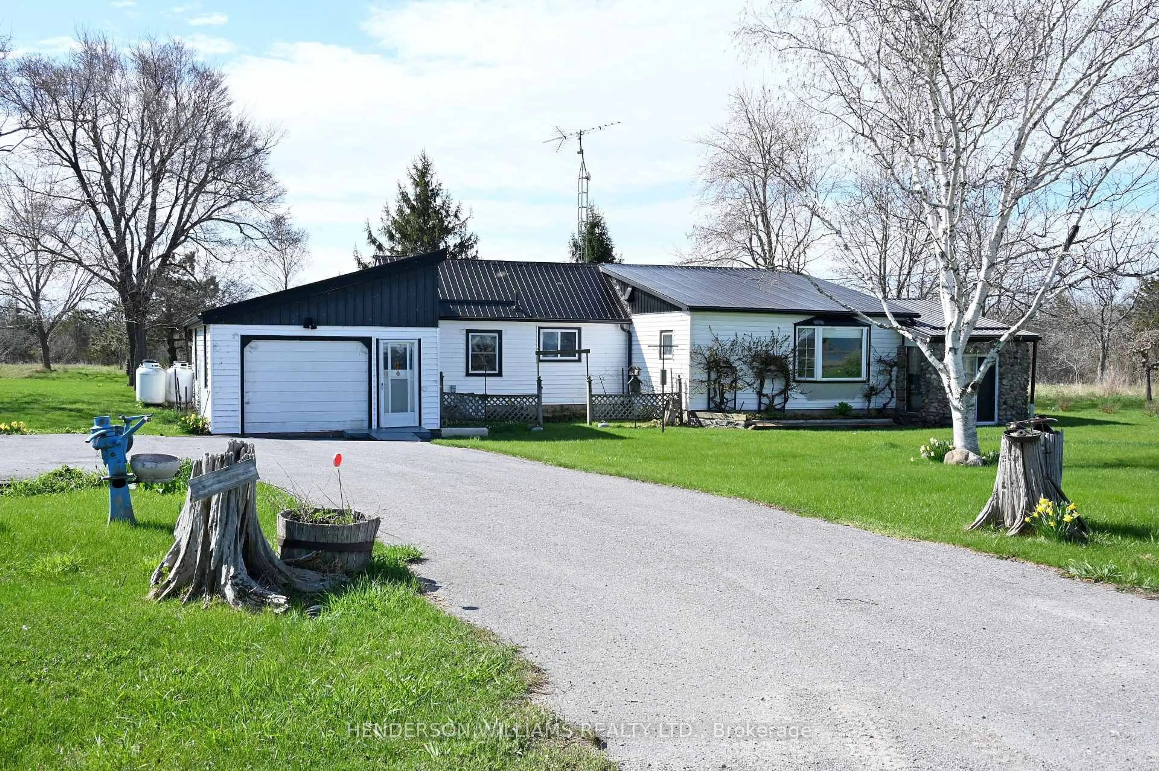Unknown for 5036 Long Point Rd, Prince Edward County Ontario K0K 2T0