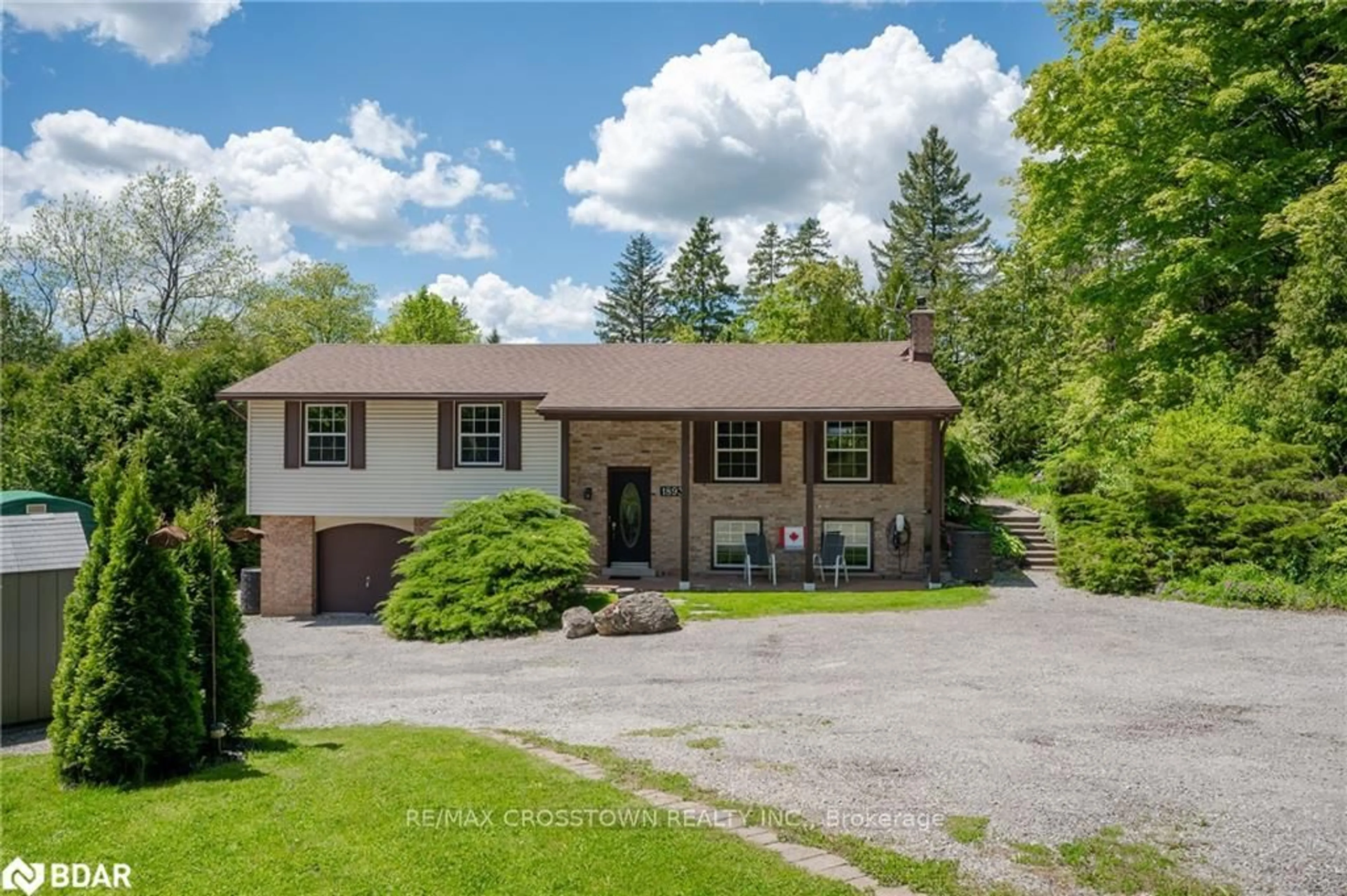 A pic from outside/outdoor area/front of a property/back of a property/a pic from drone, unknown for 1893 Centre Rd, Hamilton Ontario L0R 1K0