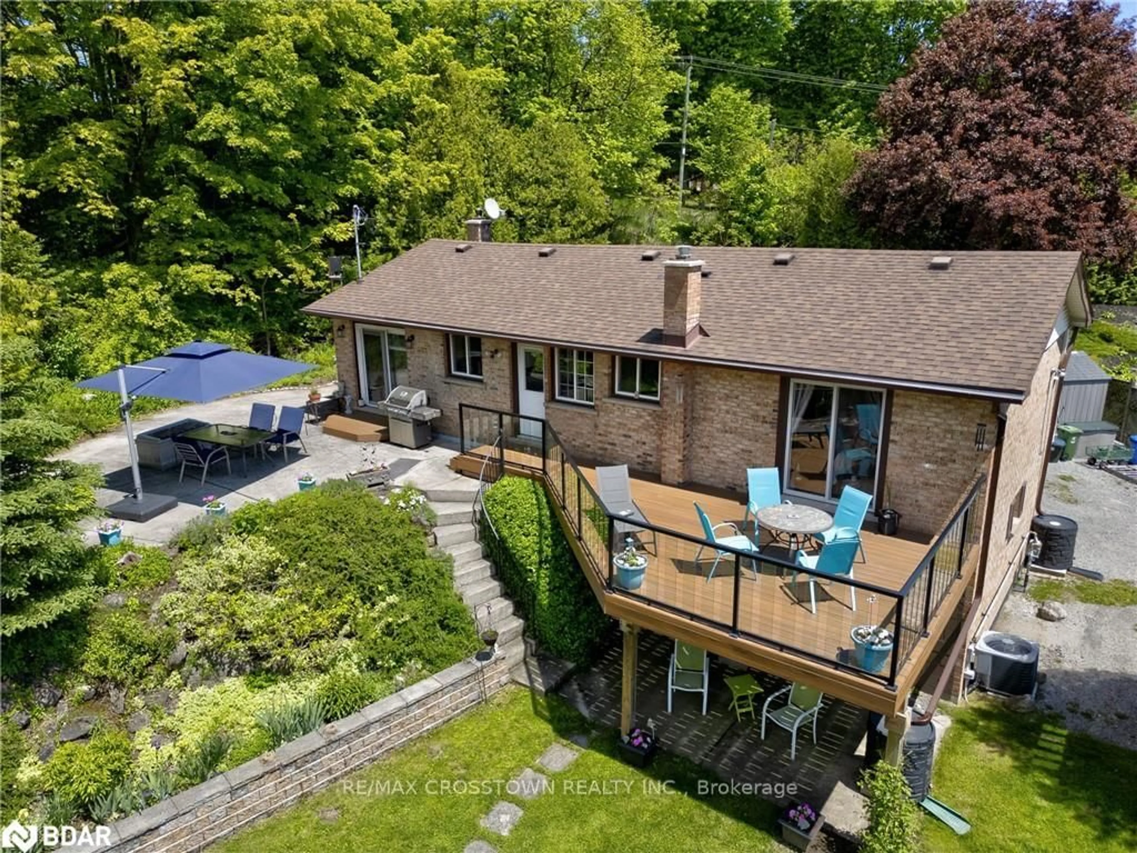 A pic from outside/outdoor area/front of a property/back of a property/a pic from drone, water/lake/river/ocean view for 1893 Centre Rd, Hamilton Ontario L0R 1K0