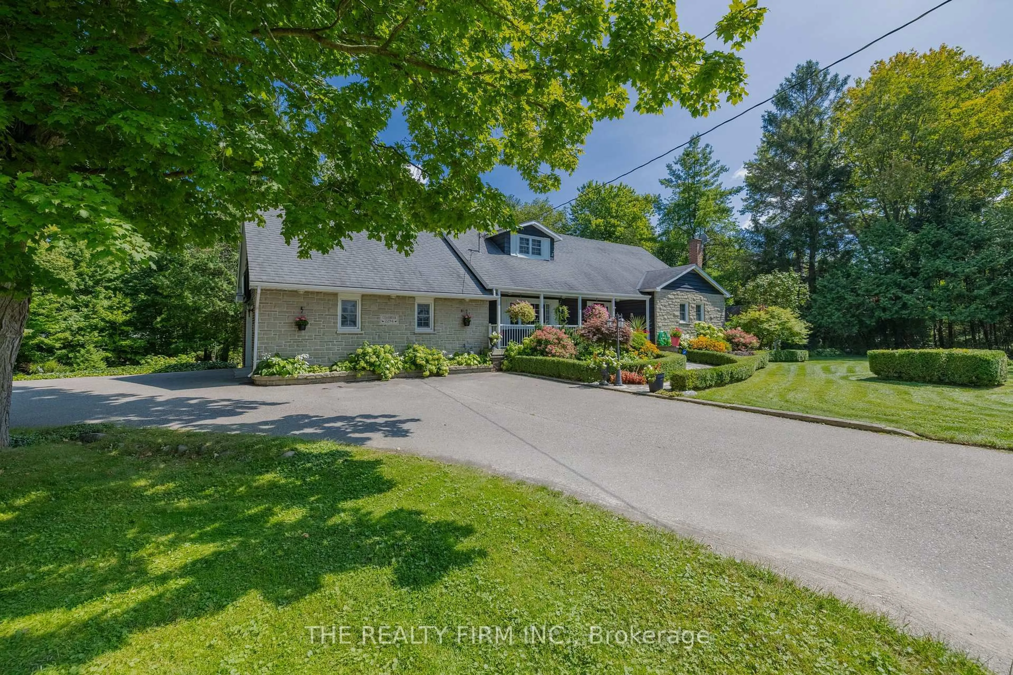 A pic from outside/outdoor area/front of a property/back of a property/a pic from drone, street for 2294 Harris Rd, Thames Centre Ontario N0L 1G5
