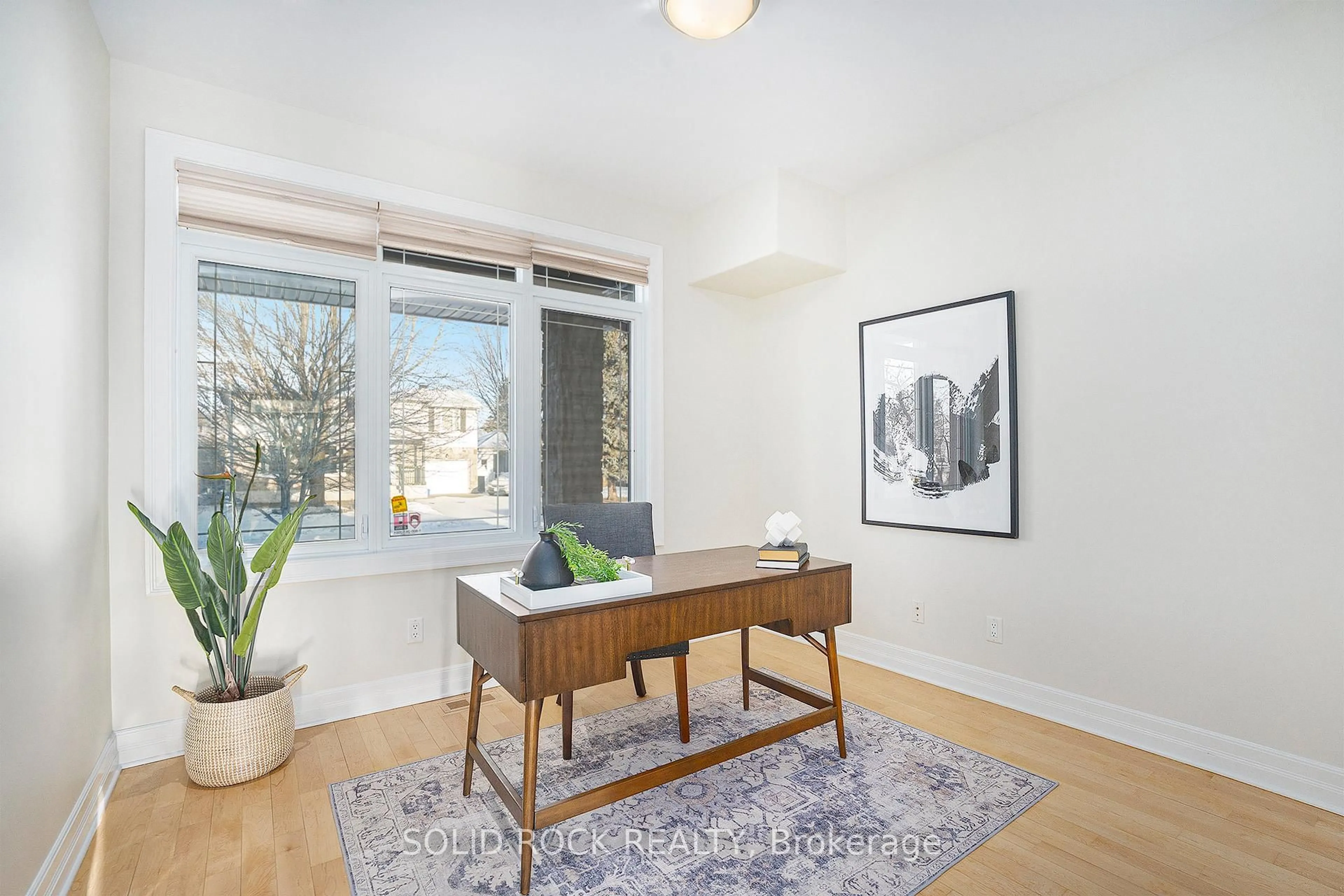 A pic of a room for 120 Rossland Ave, Ottawa Ontario K2G 2L3